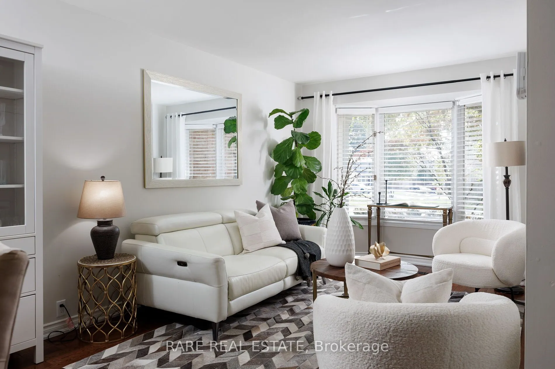 3242 GREENBOUGH Crescent