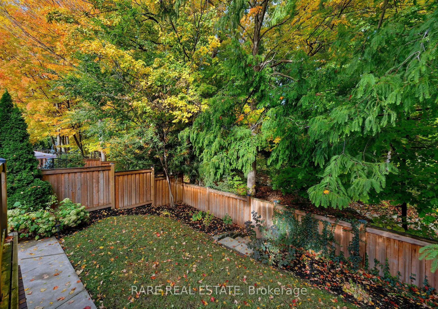 3242 GREENBOUGH Crescent