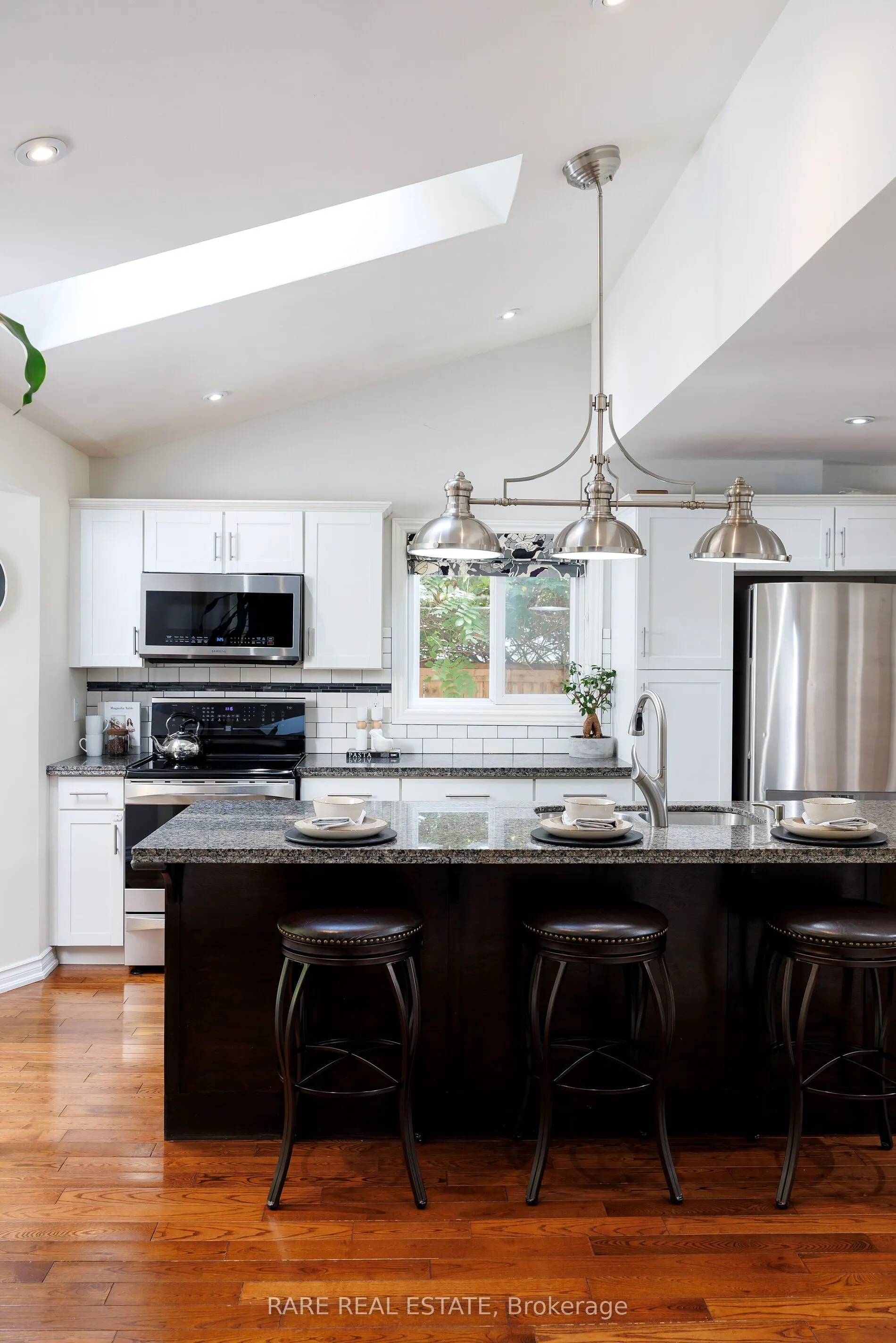 3242 GREENBOUGH Crescent