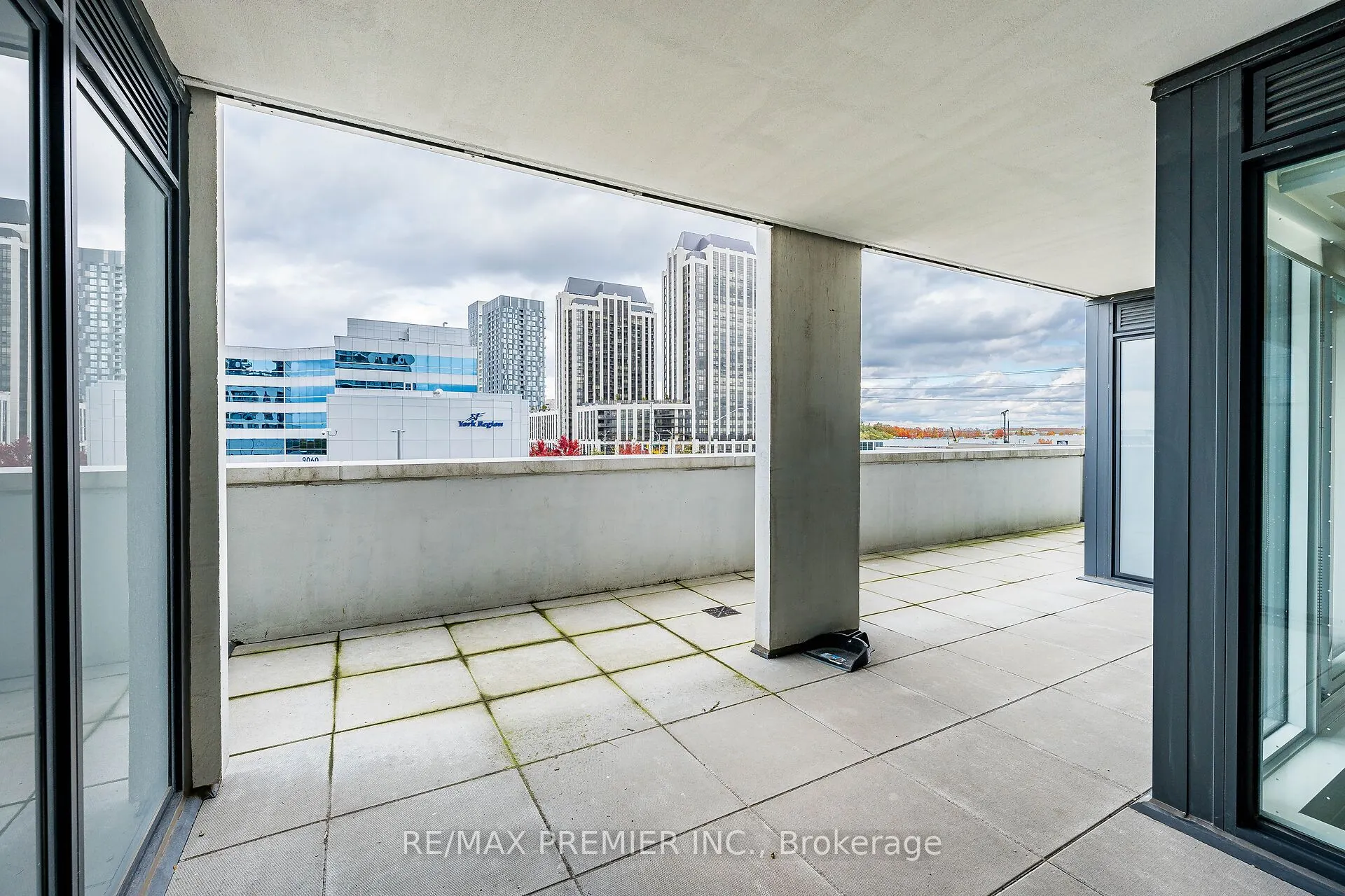 9000 Jane Street, #215