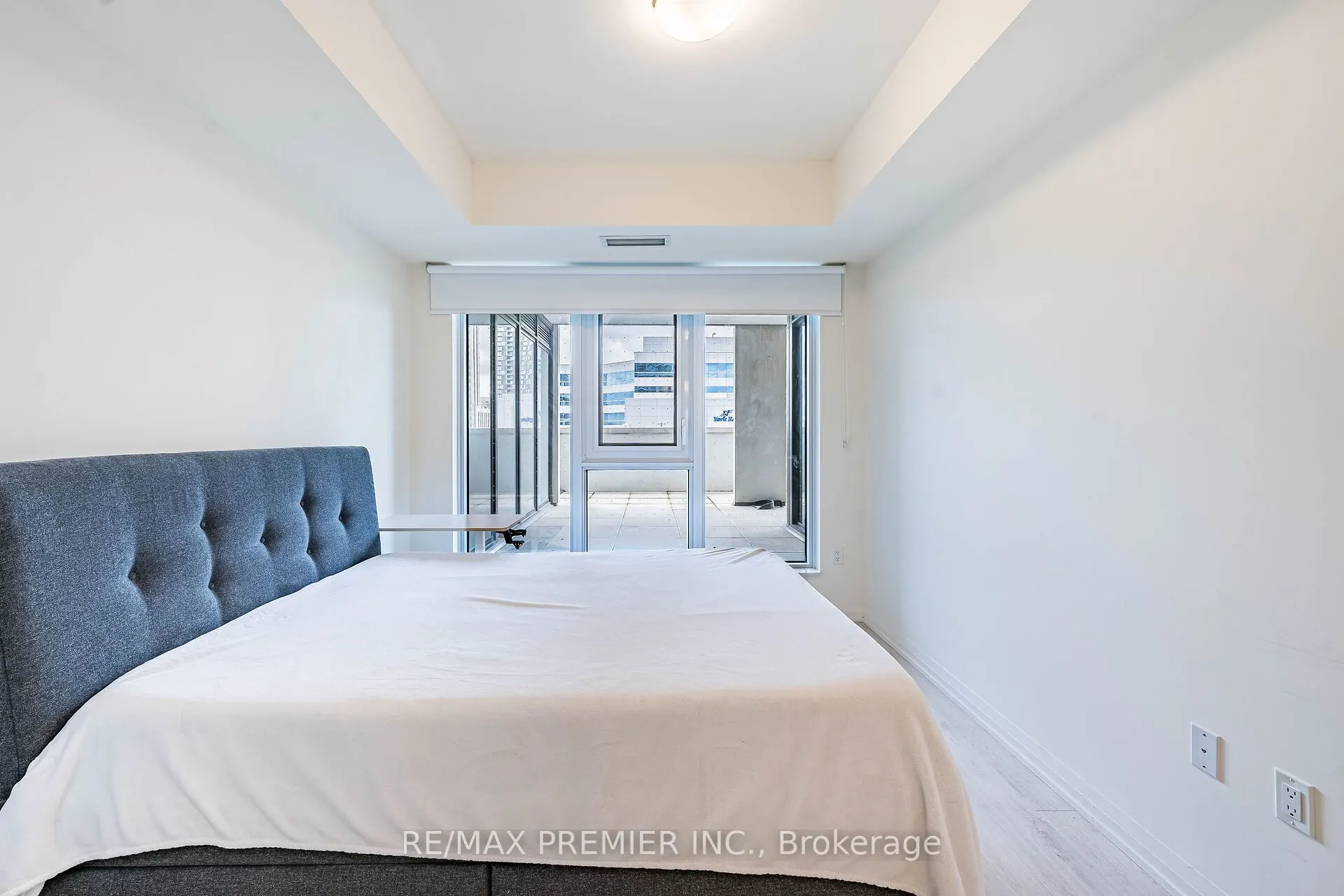 9000 Jane Street, #215