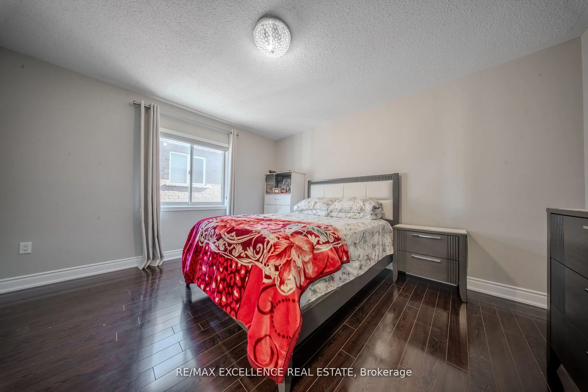 111 River Rock Crescent