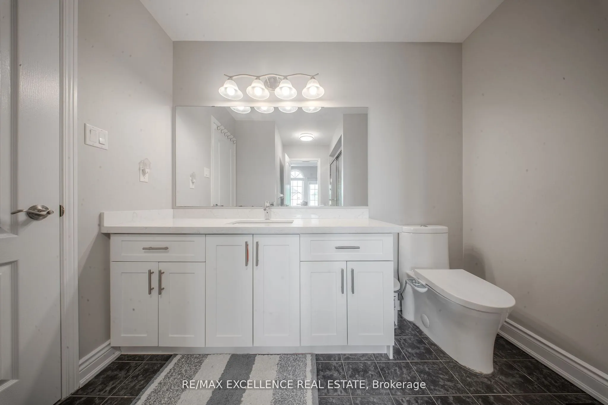 111 River Rock Crescent