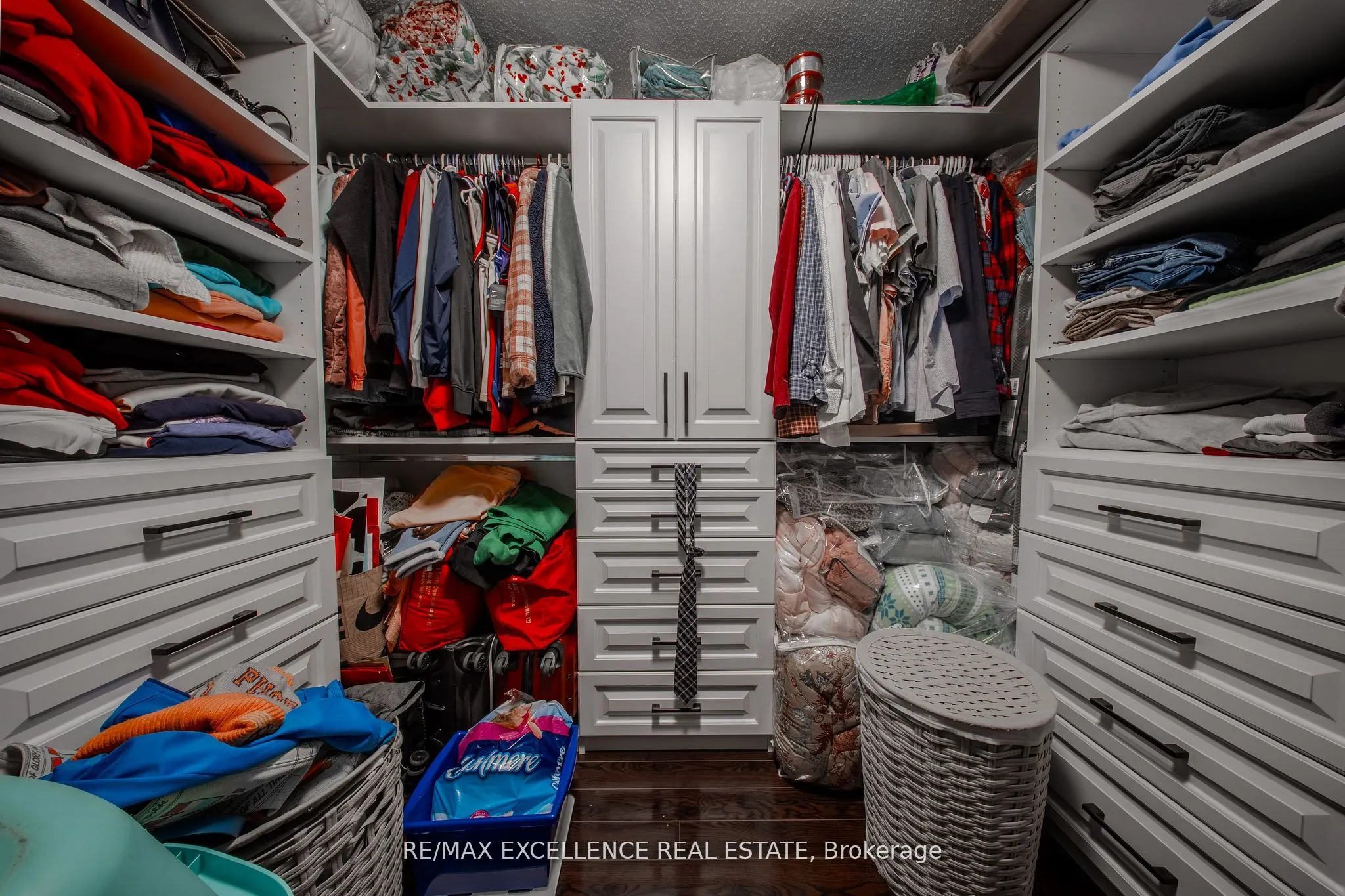 111 River Rock Crescent