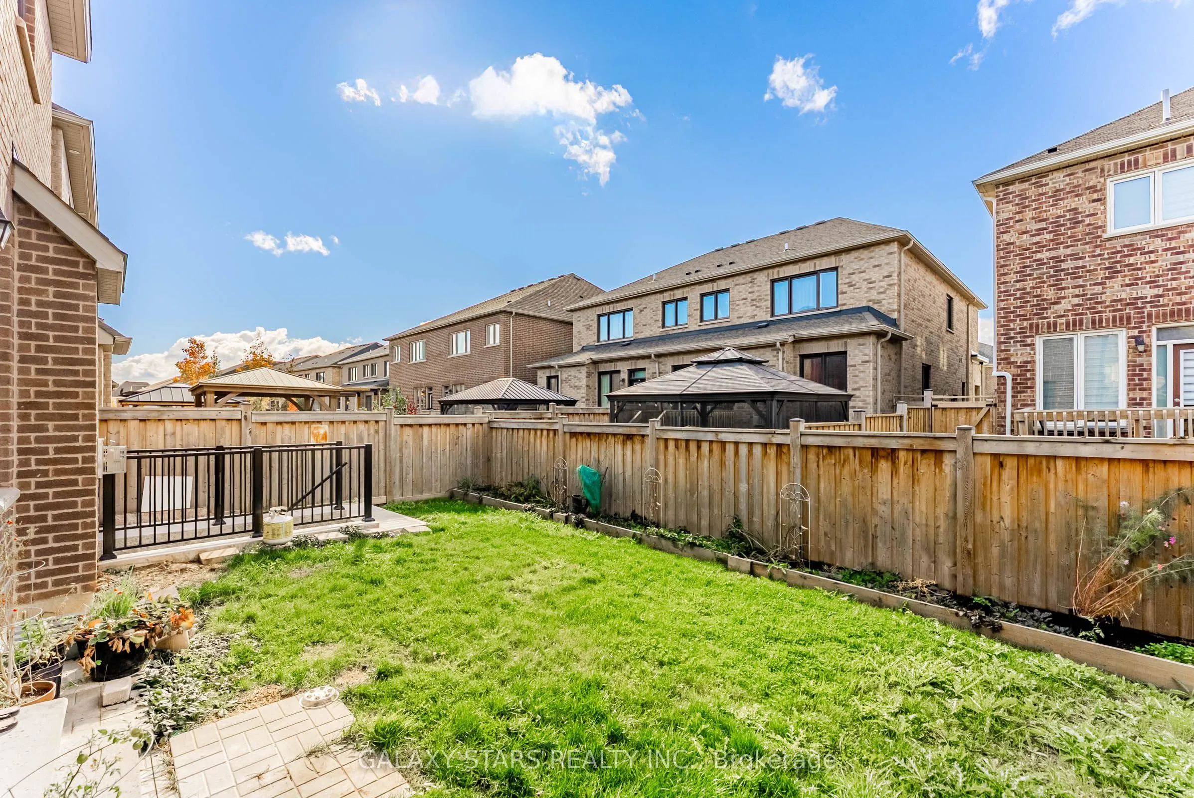 1226 Mcphedran Point