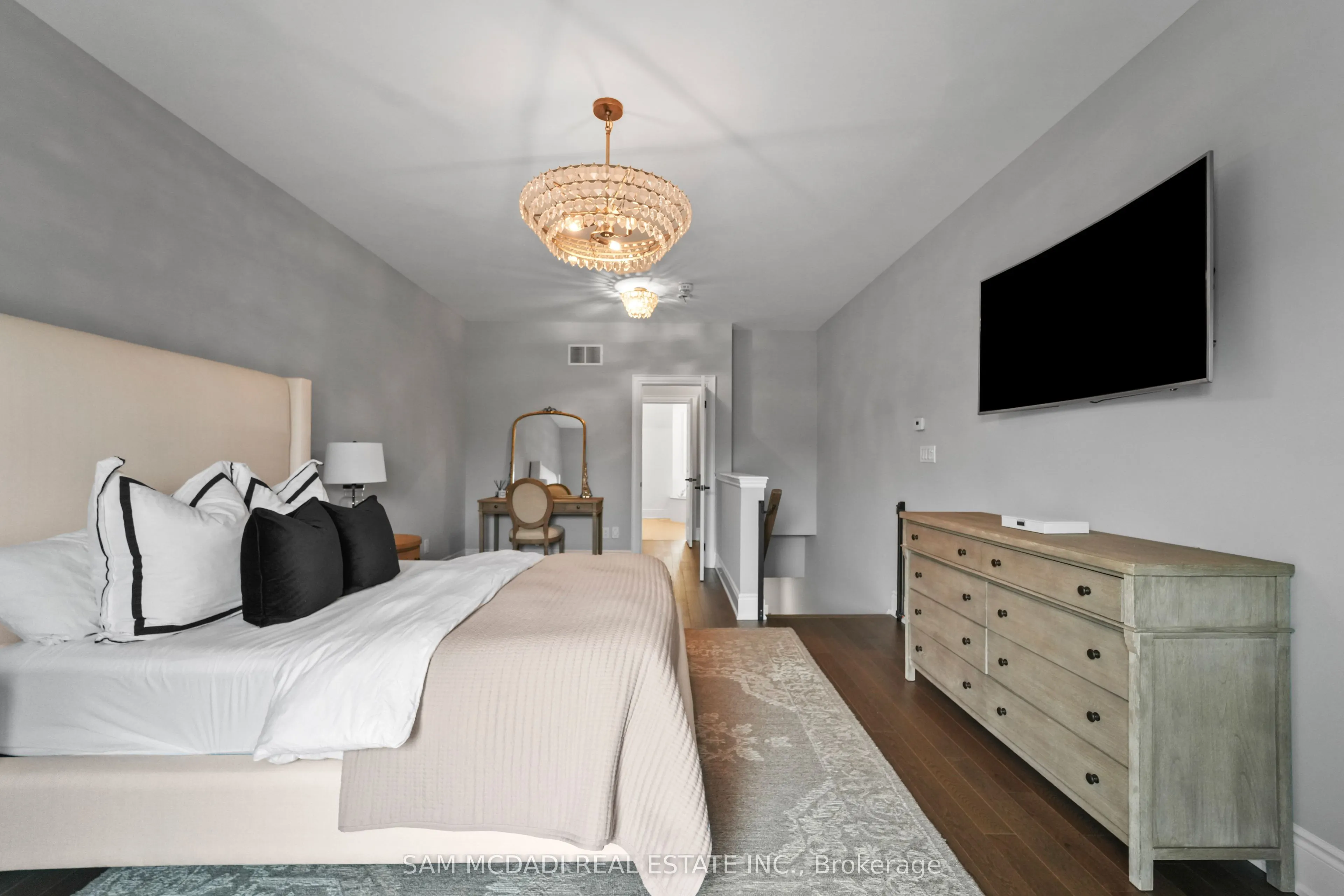 2160 Trafalgar Road, #2