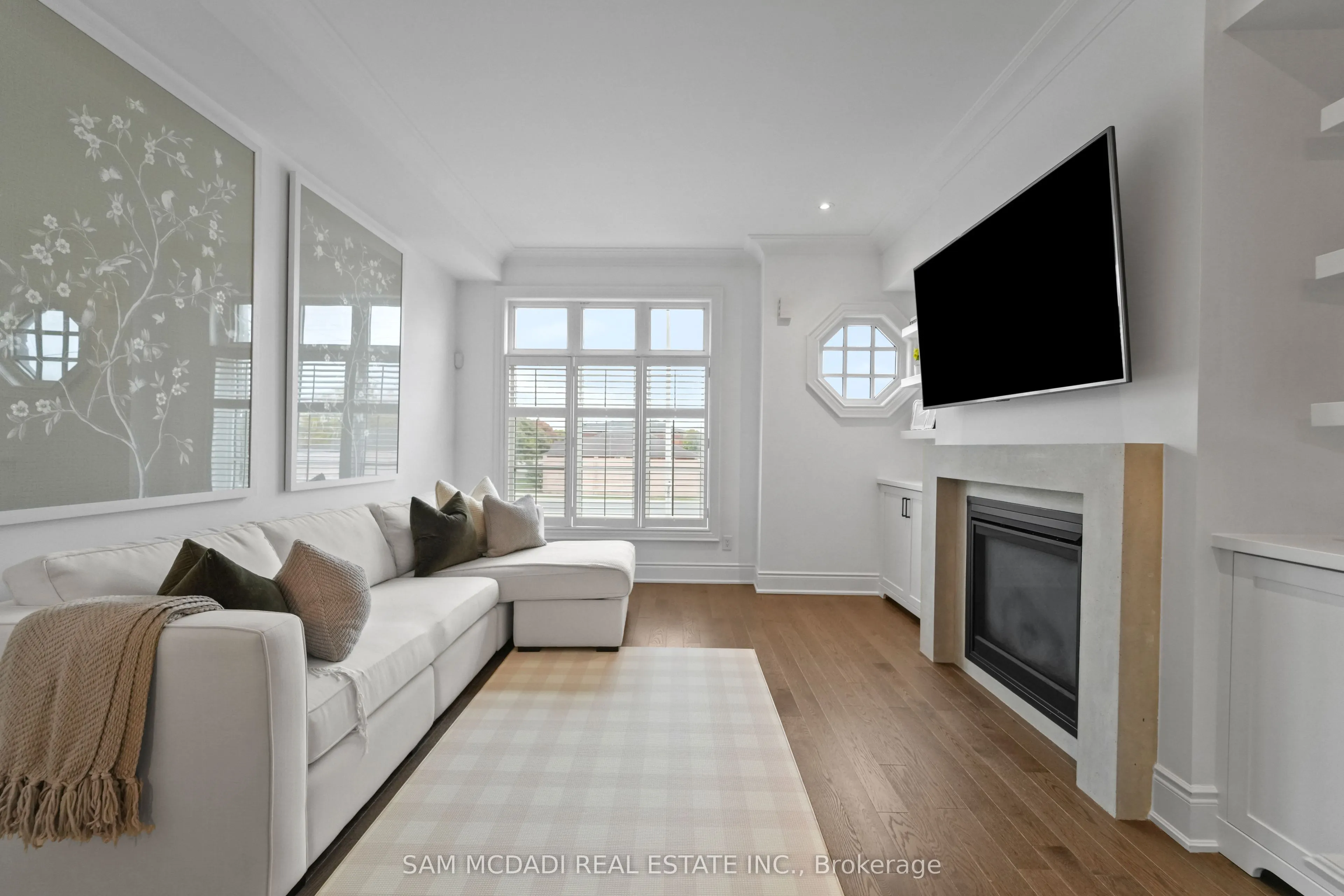 2160 Trafalgar Road, #2
