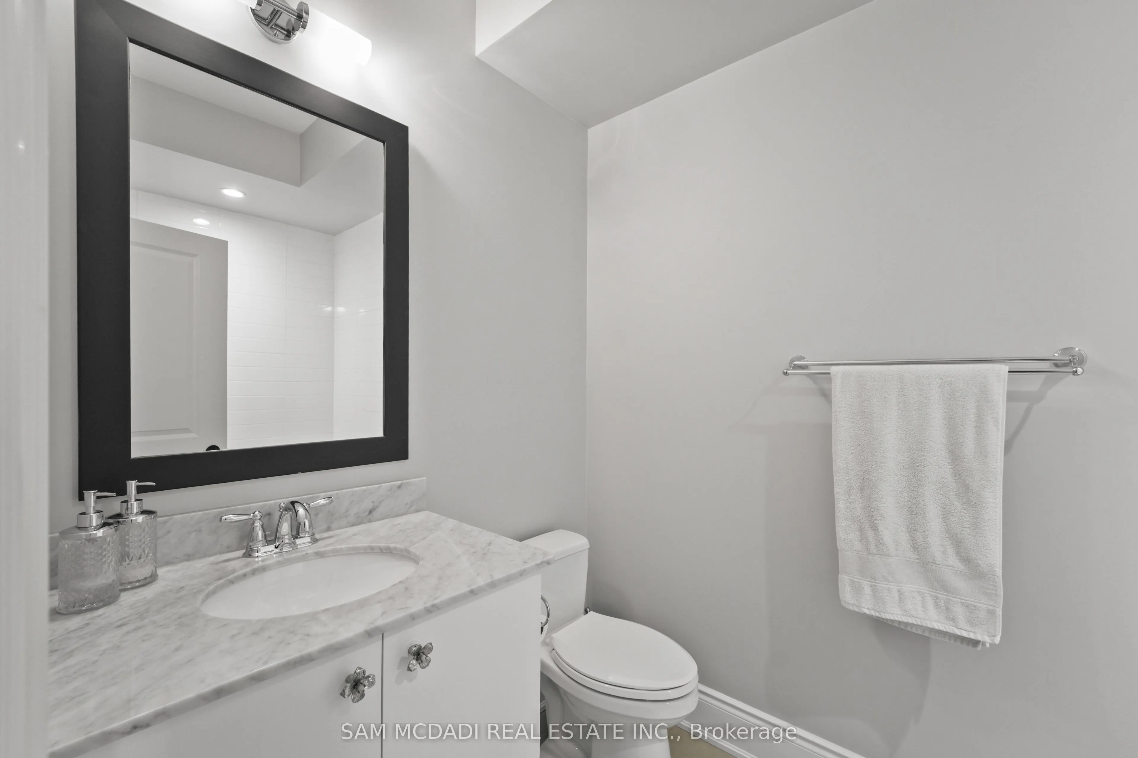 2160 Trafalgar Road, #2