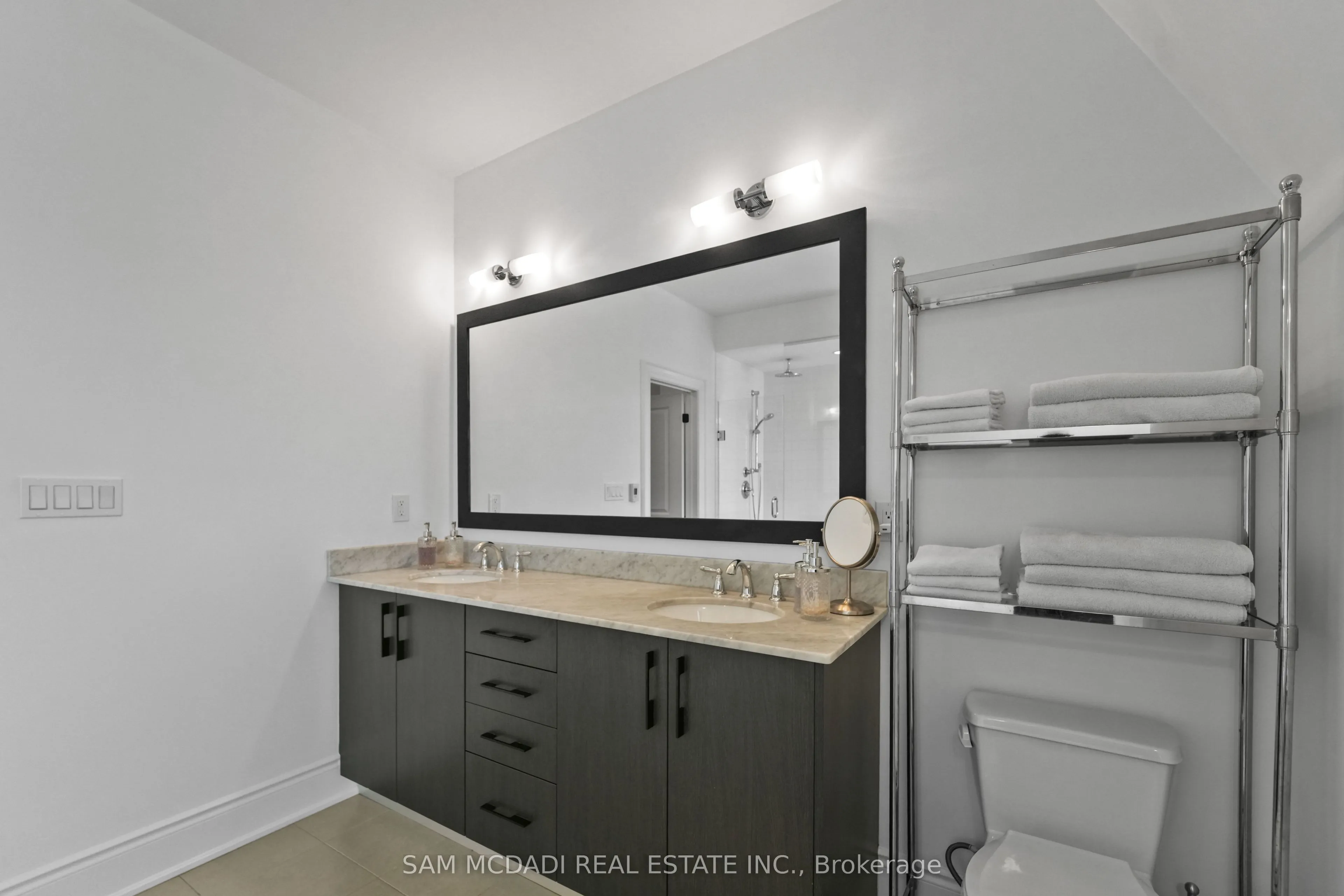 2160 Trafalgar Road, #2