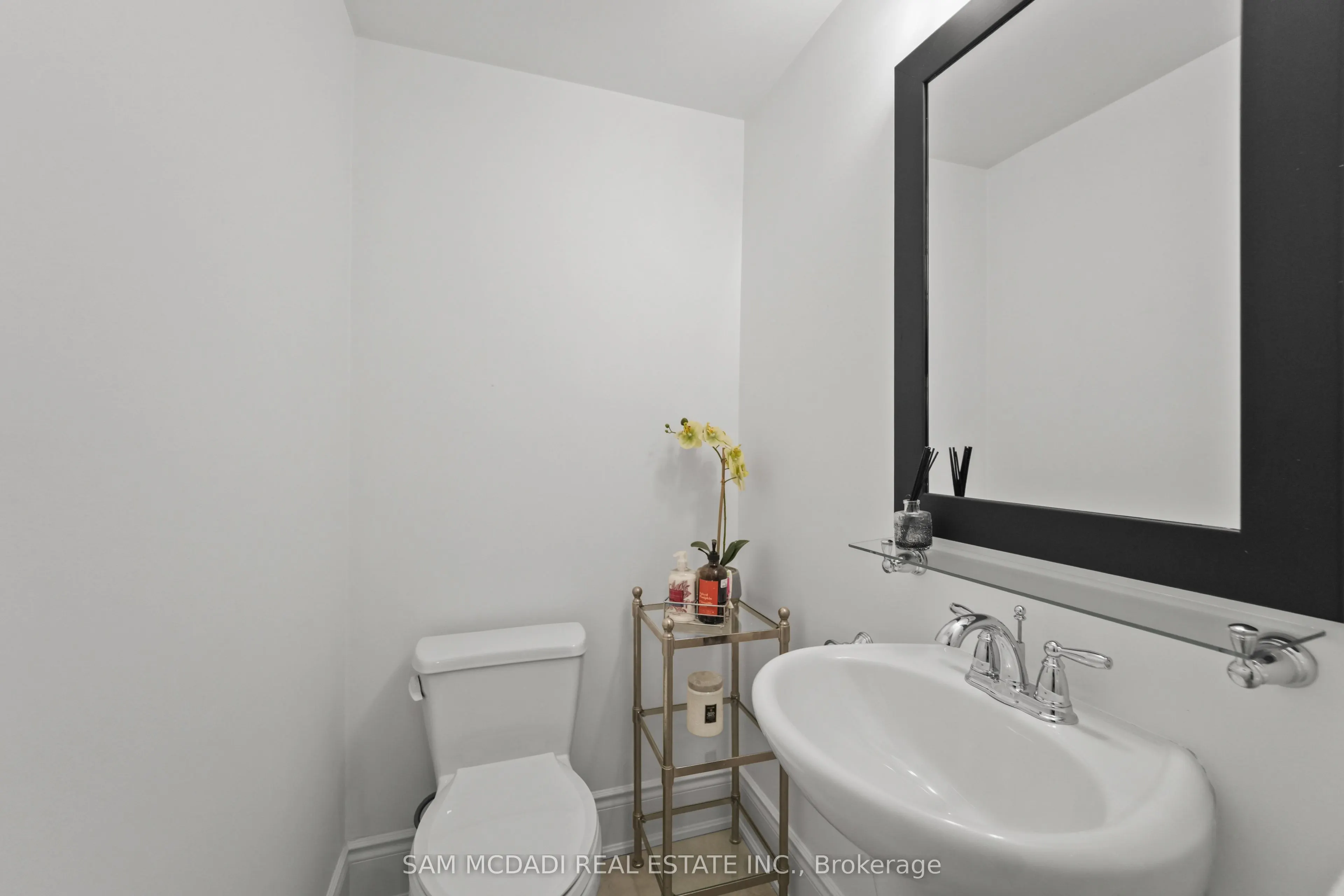 2160 Trafalgar Road, #2