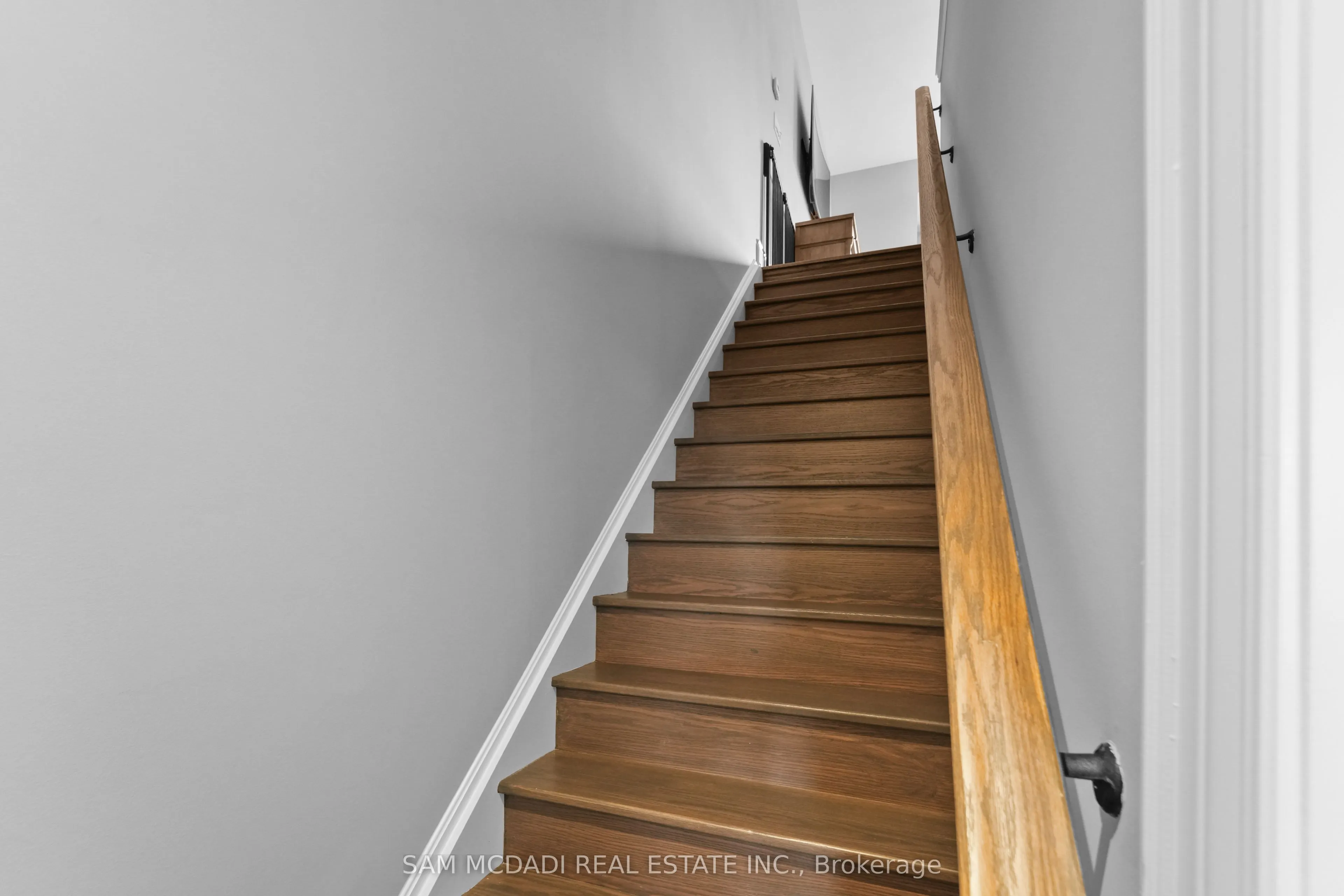 2160 Trafalgar Road, #2