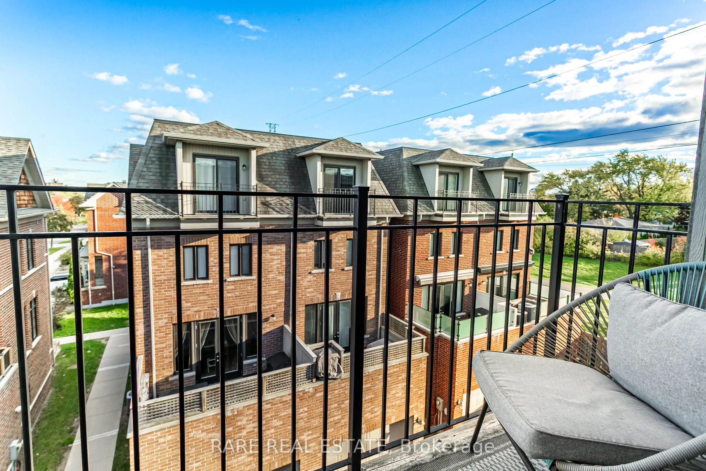 1812 Burnhamthorpe Road E, #114