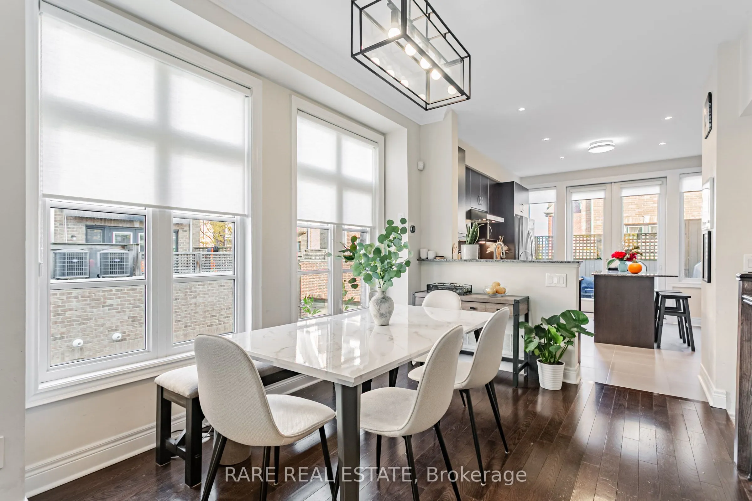 1812 Burnhamthorpe Road E, #114