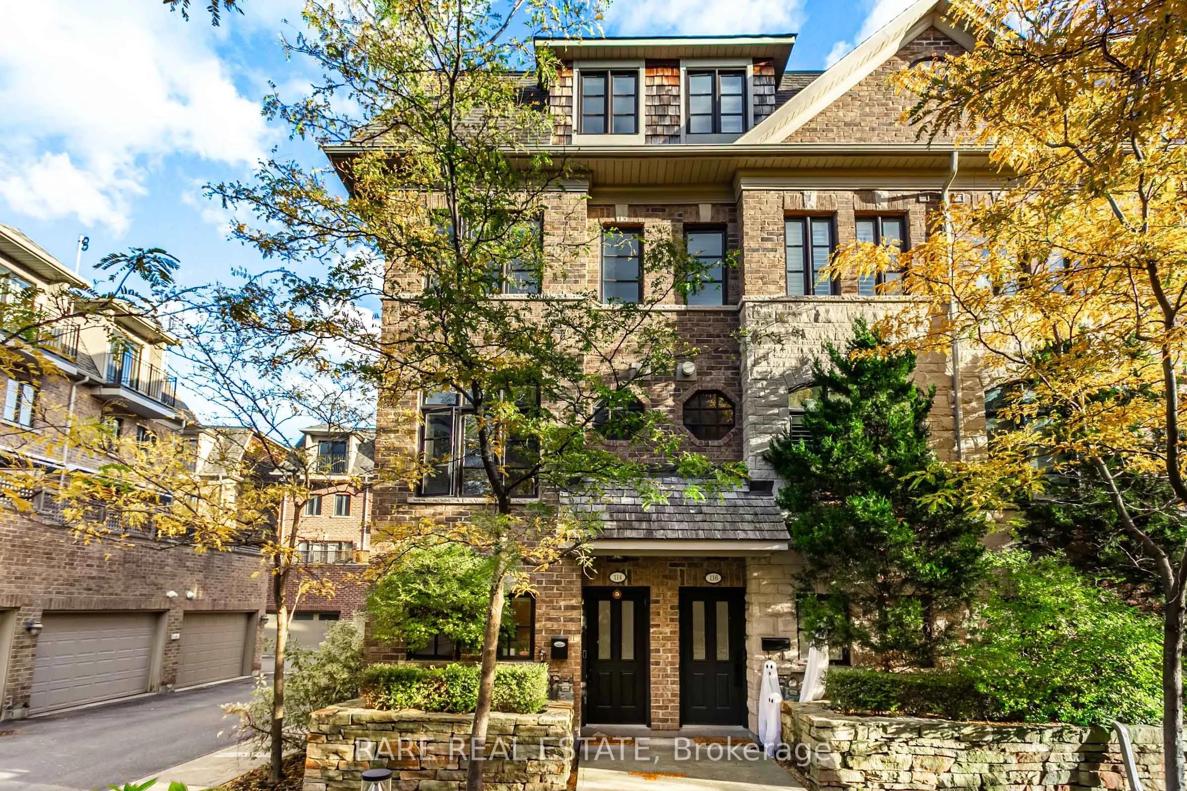 1812 Burnhamthorpe Road E, #114