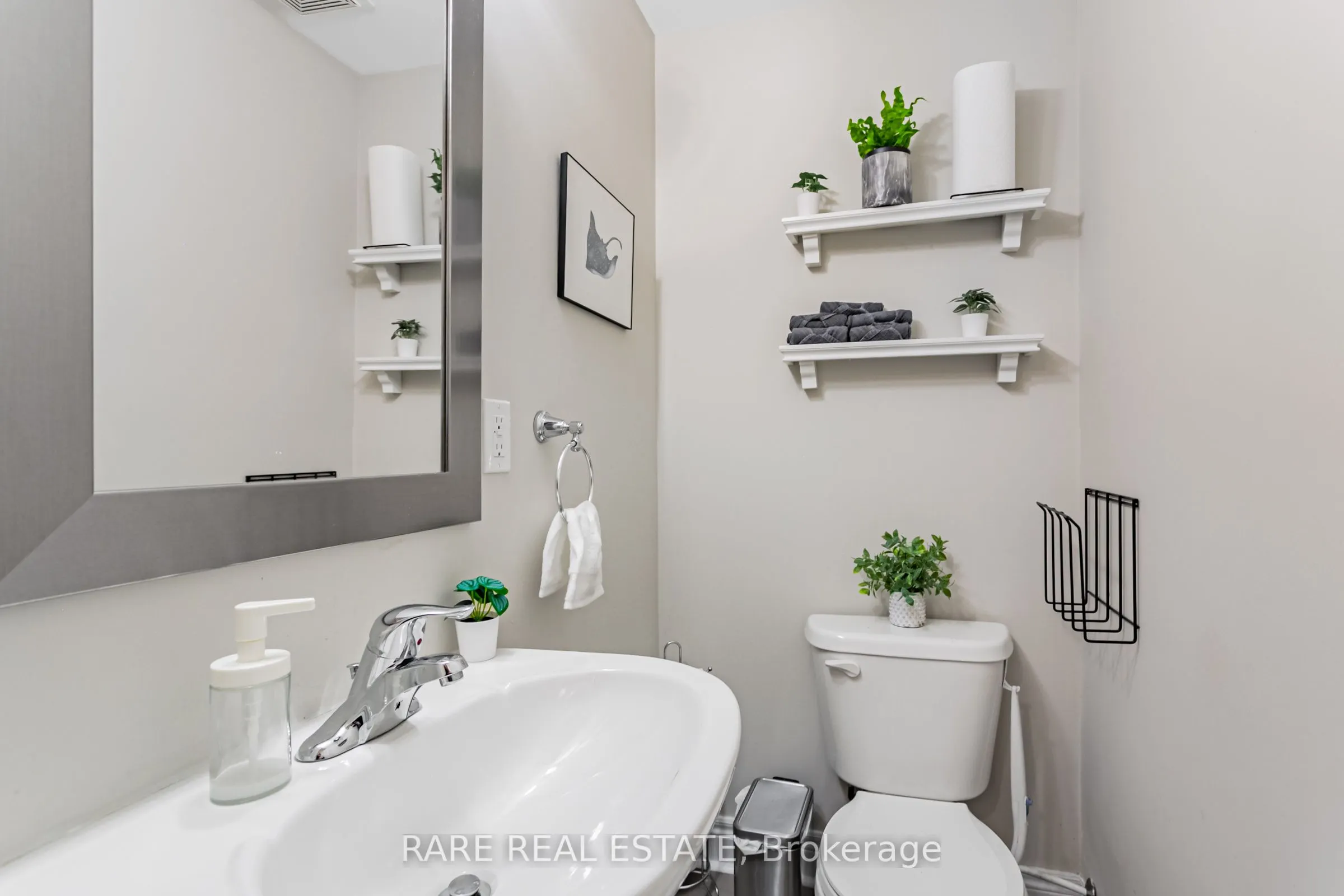 1812 Burnhamthorpe Road E, #114