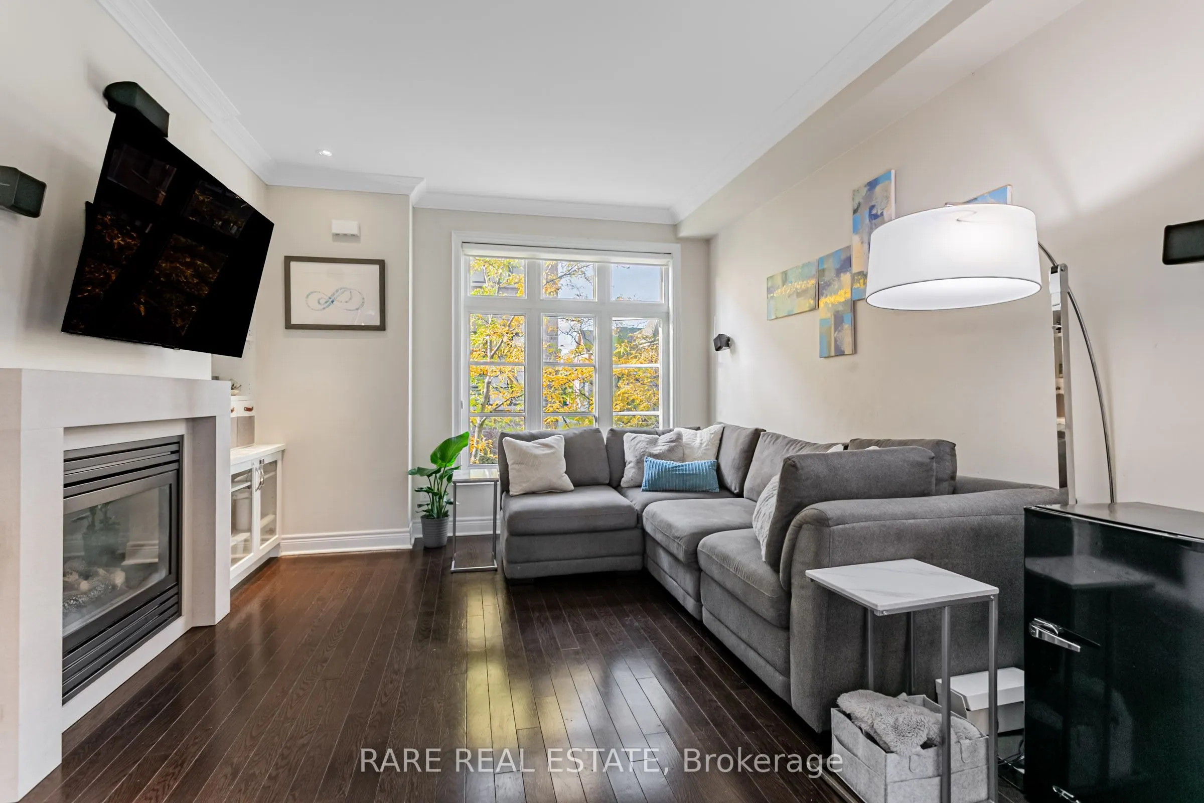 1812 Burnhamthorpe Road E, #114