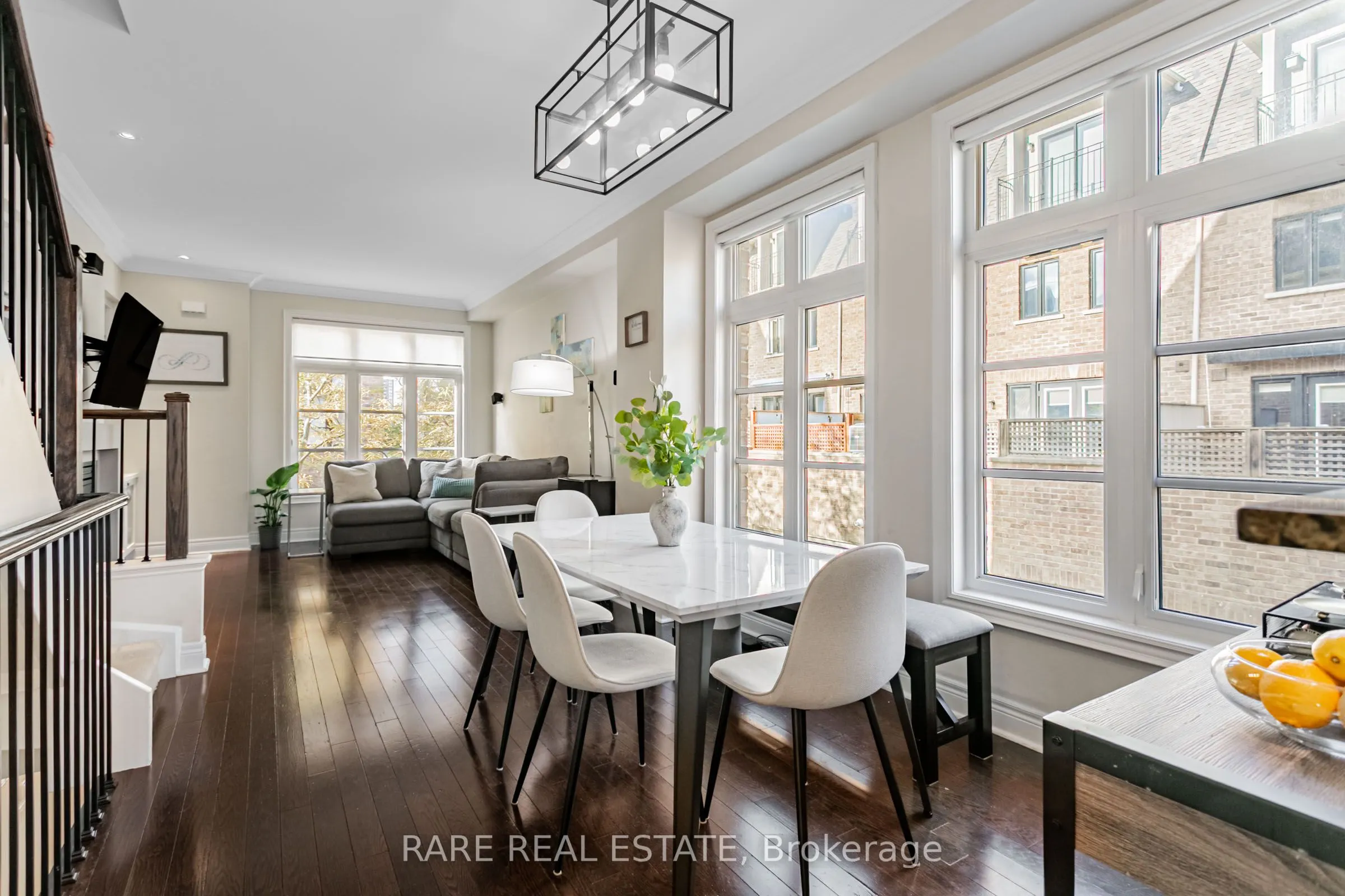 1812 Burnhamthorpe Road E, #114