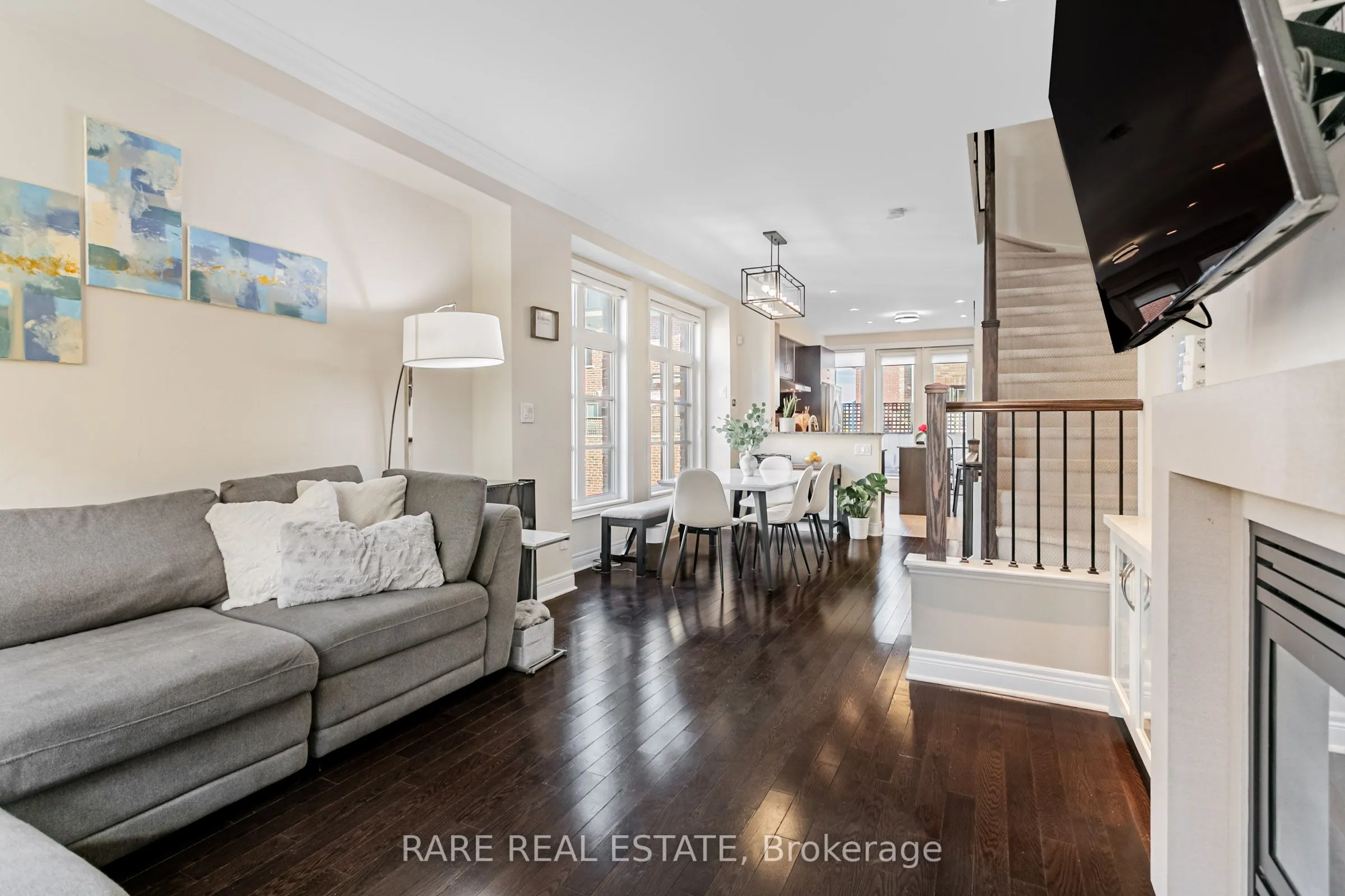 1812 Burnhamthorpe Road E, #114