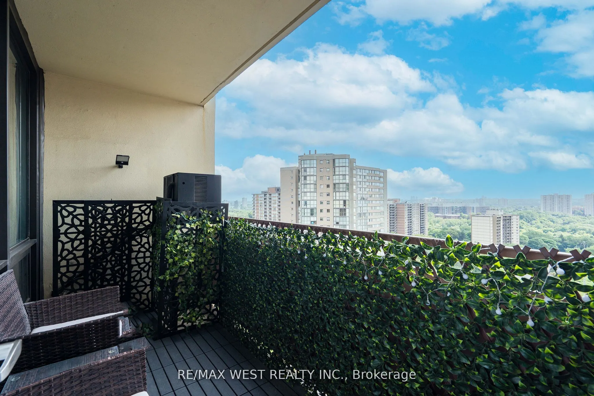 61 Richview Road, #1603