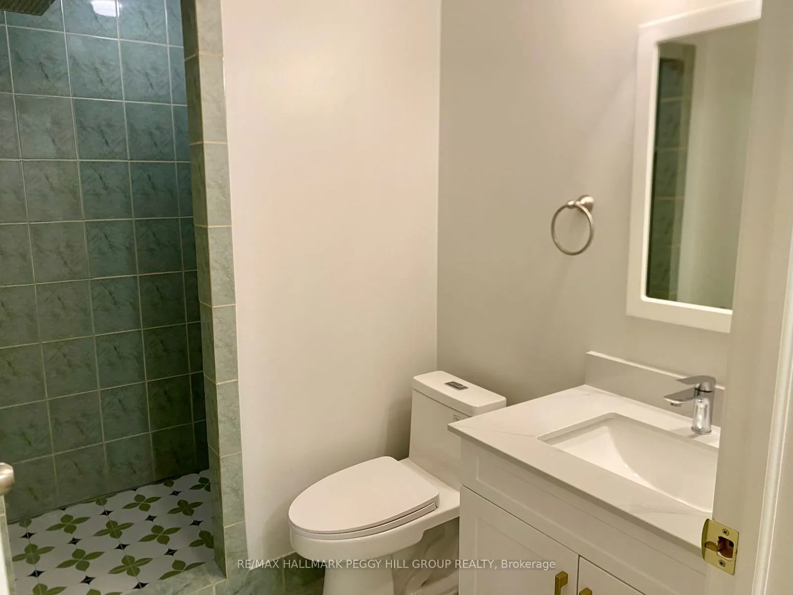 1 Shady Glen Crescent, #Lower