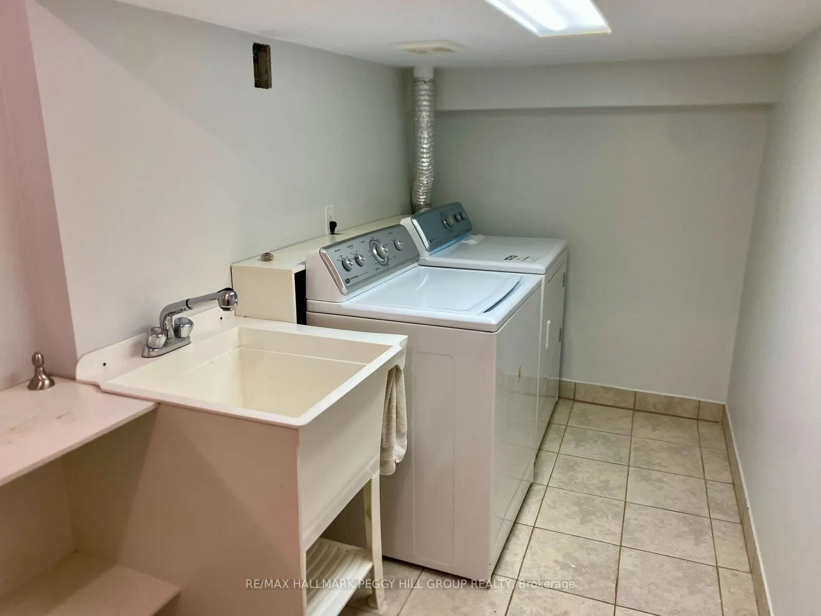 1 Shady Glen Crescent, #Lower