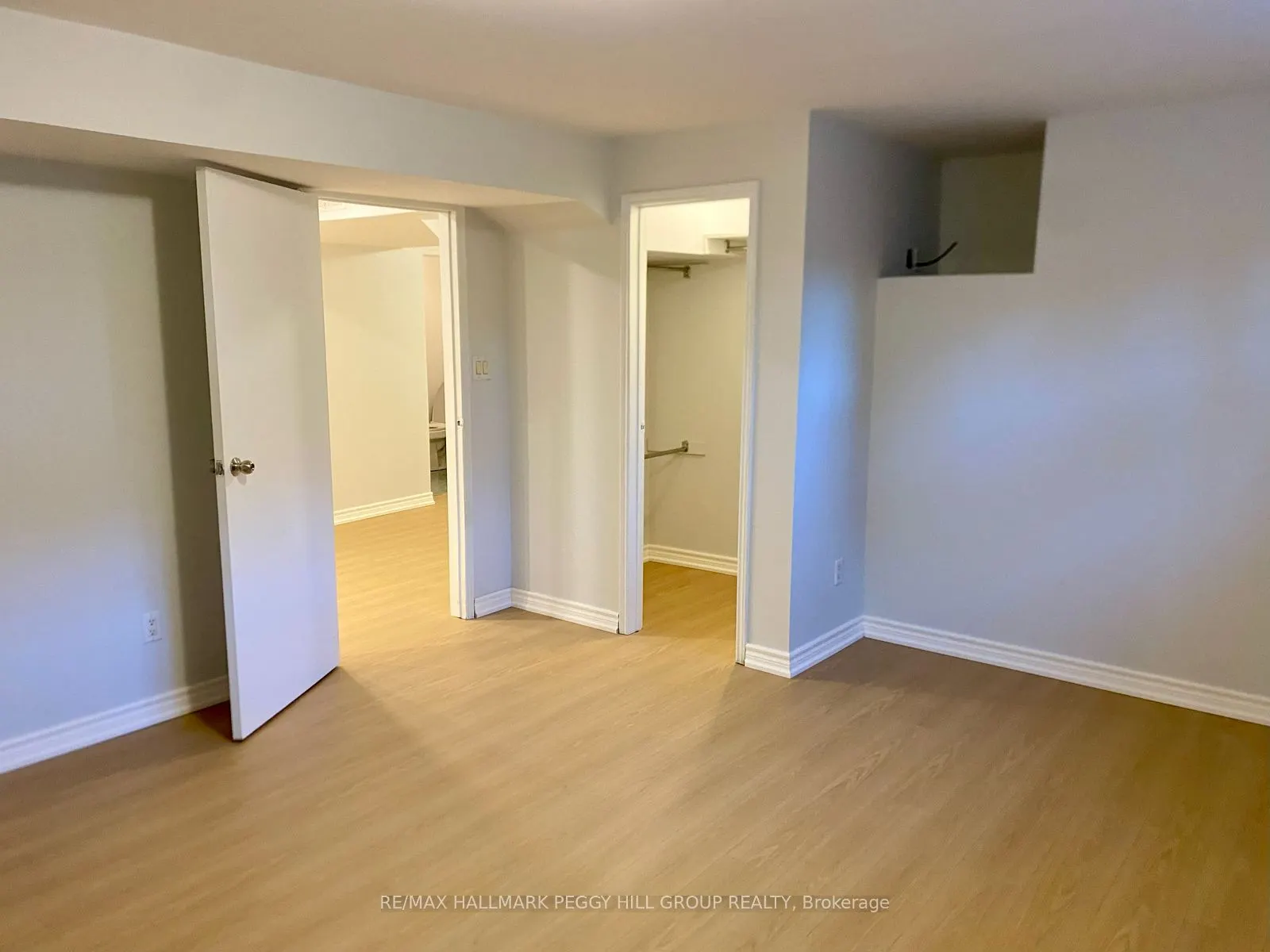 1 Shady Glen Crescent, #Lower