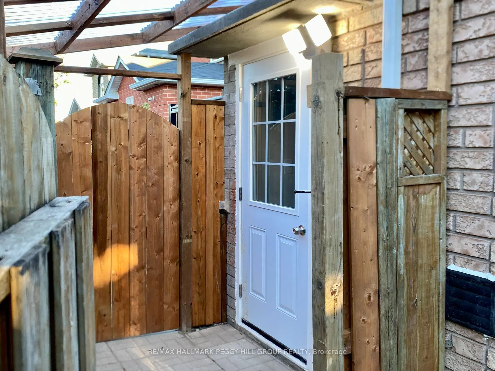 1 Shady Glen Crescent, #Lower