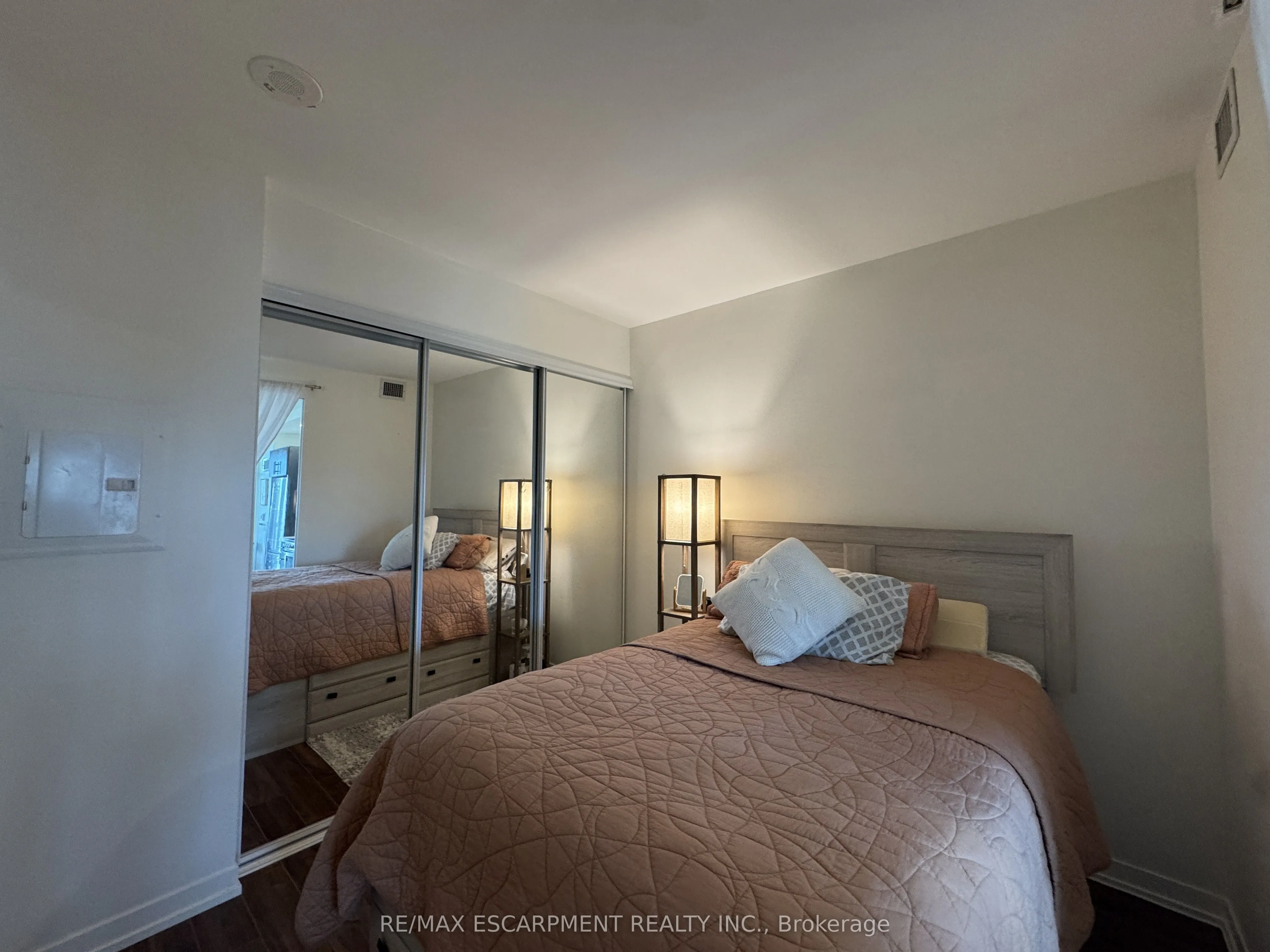 165 Legion Road N, #1622