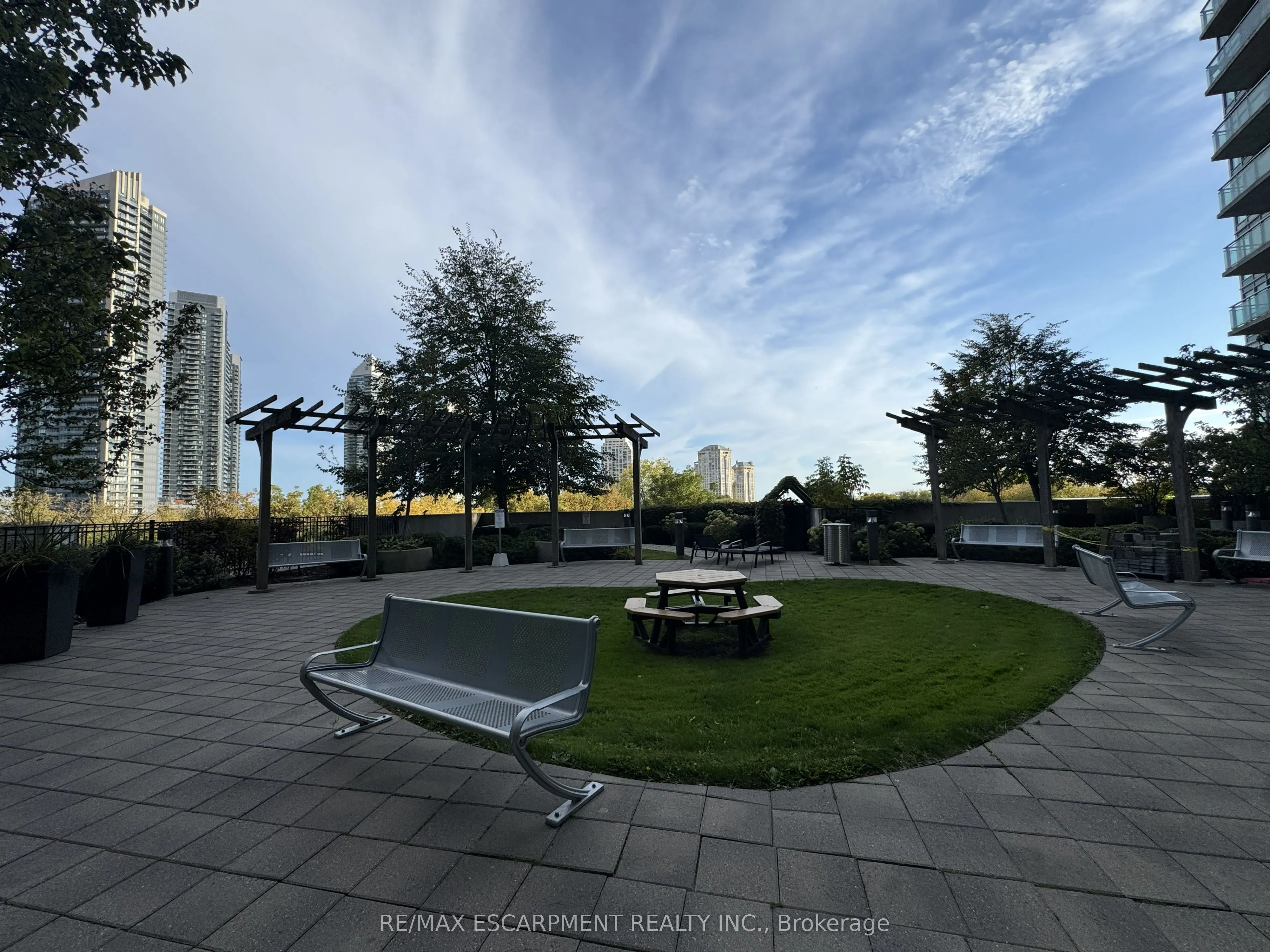 165 Legion Road N, #1622