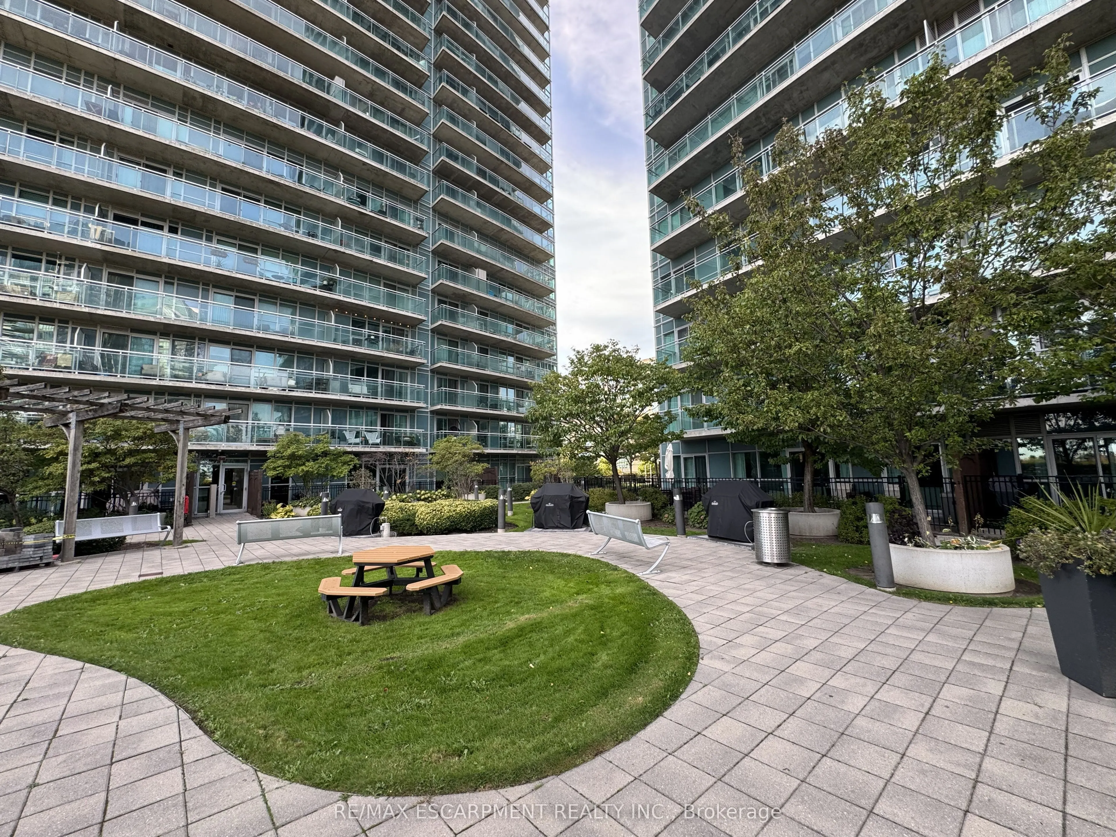 165 Legion Road N, #1622