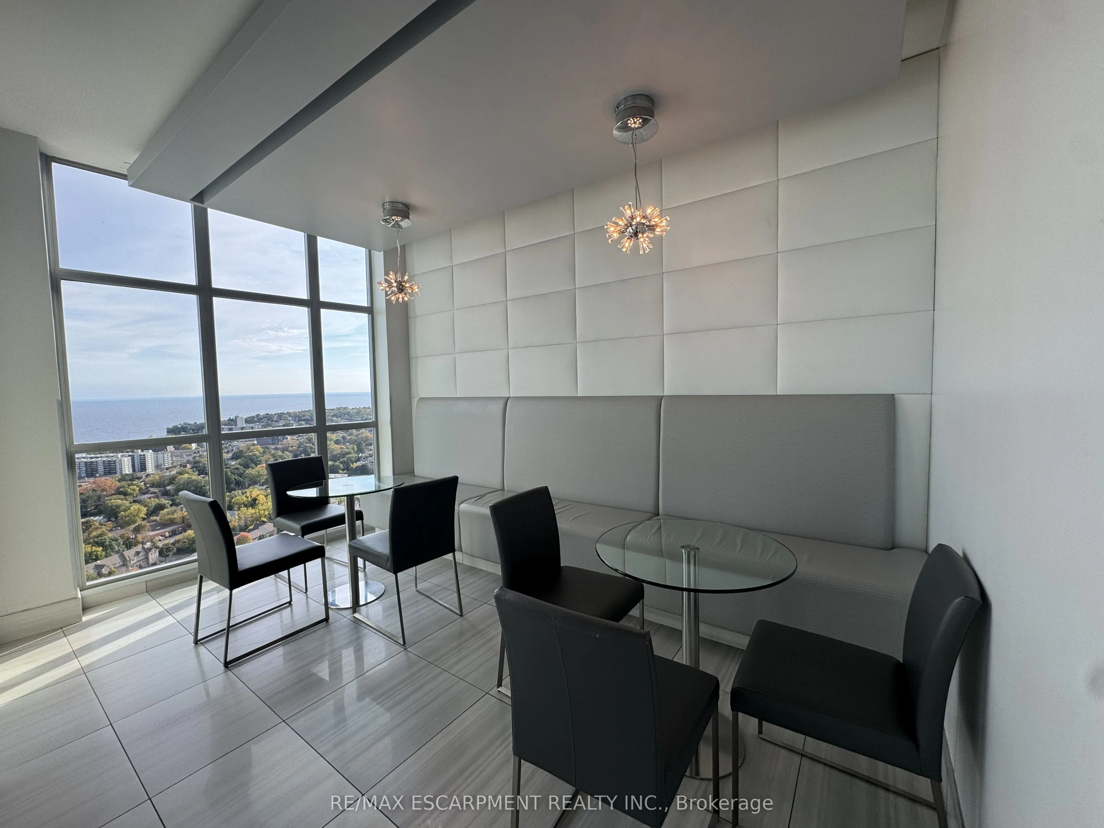165 Legion Road N, #1622