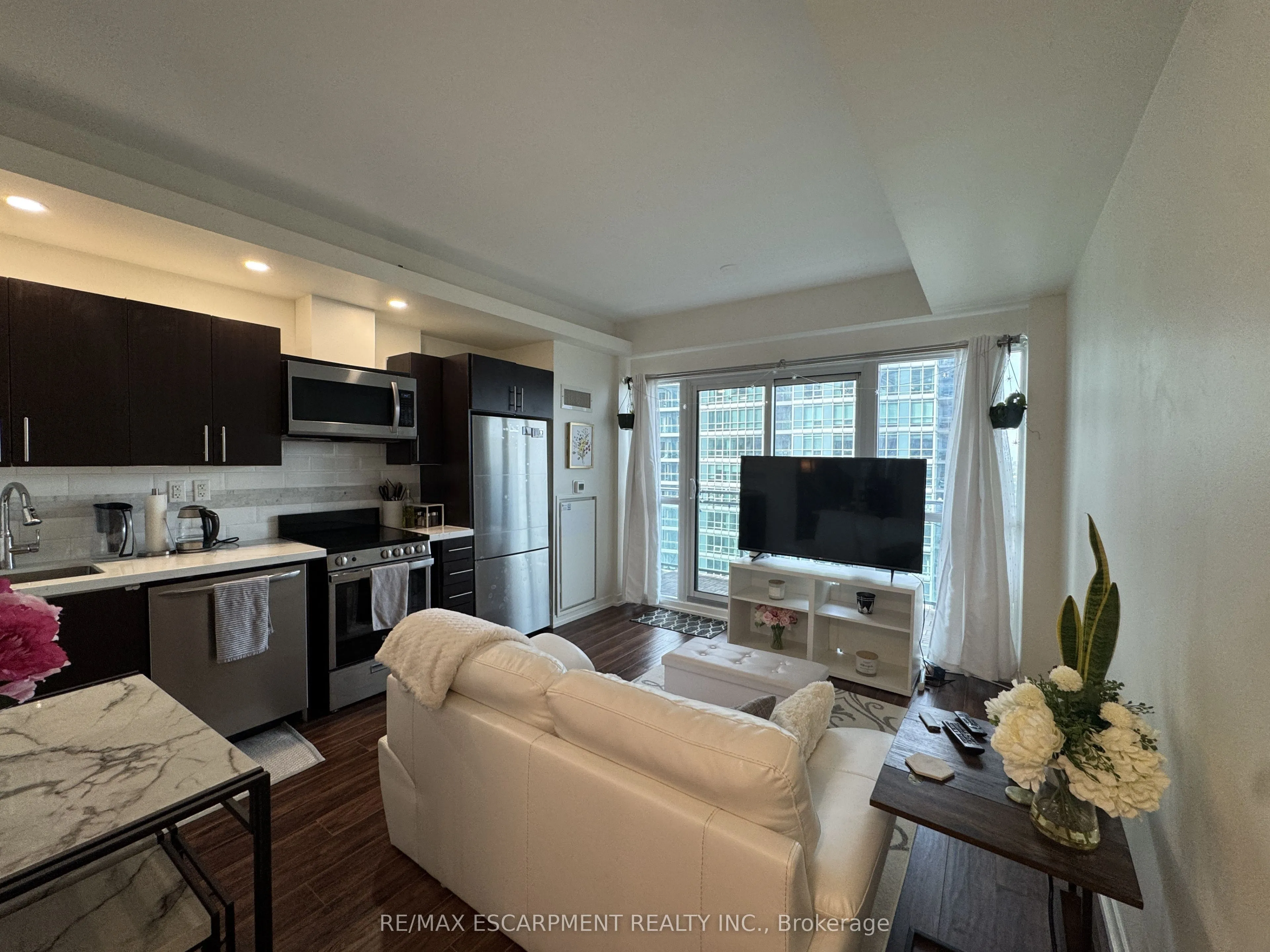 165 Legion Road N, #1622