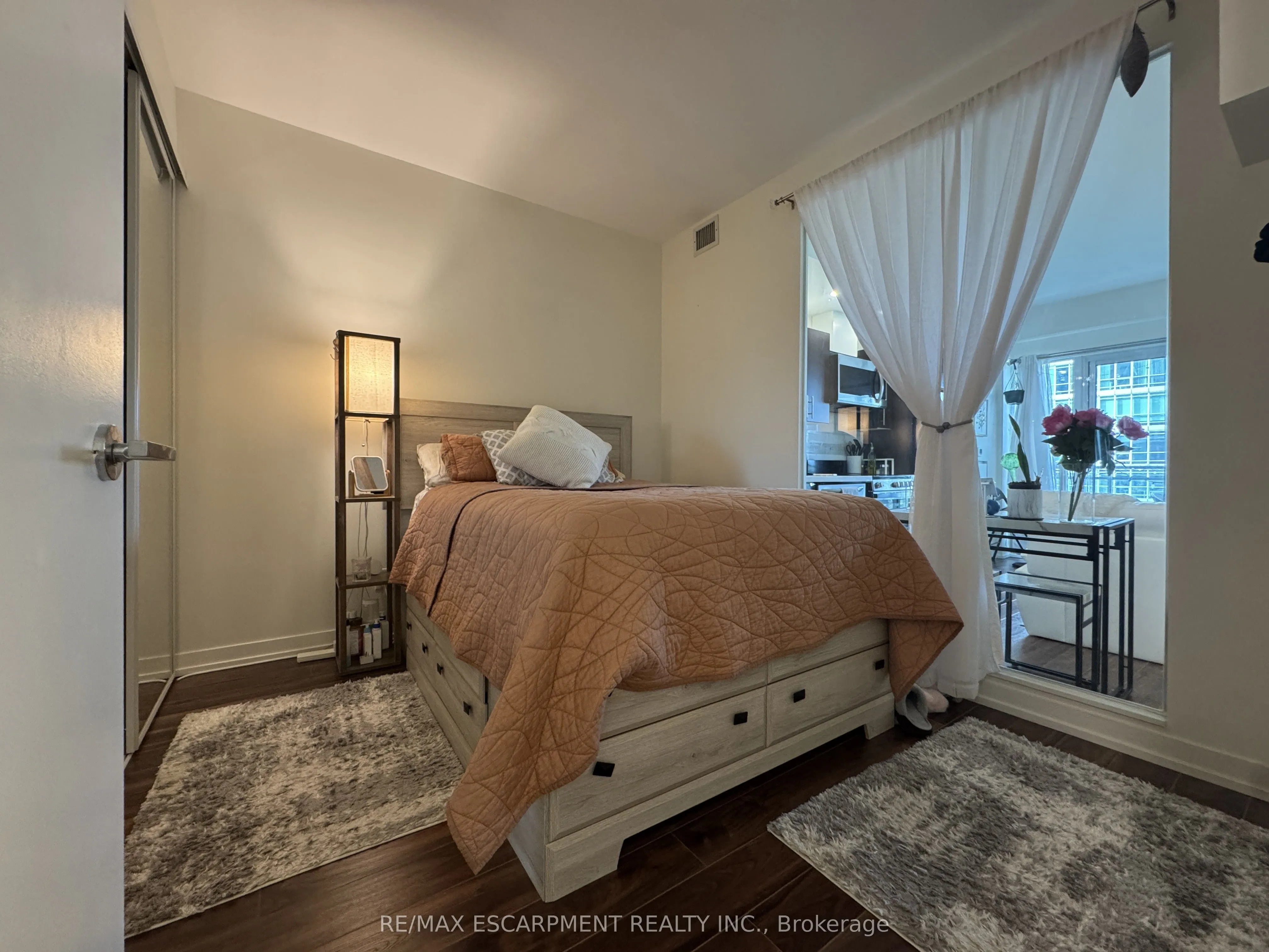165 Legion Road N, #1622
