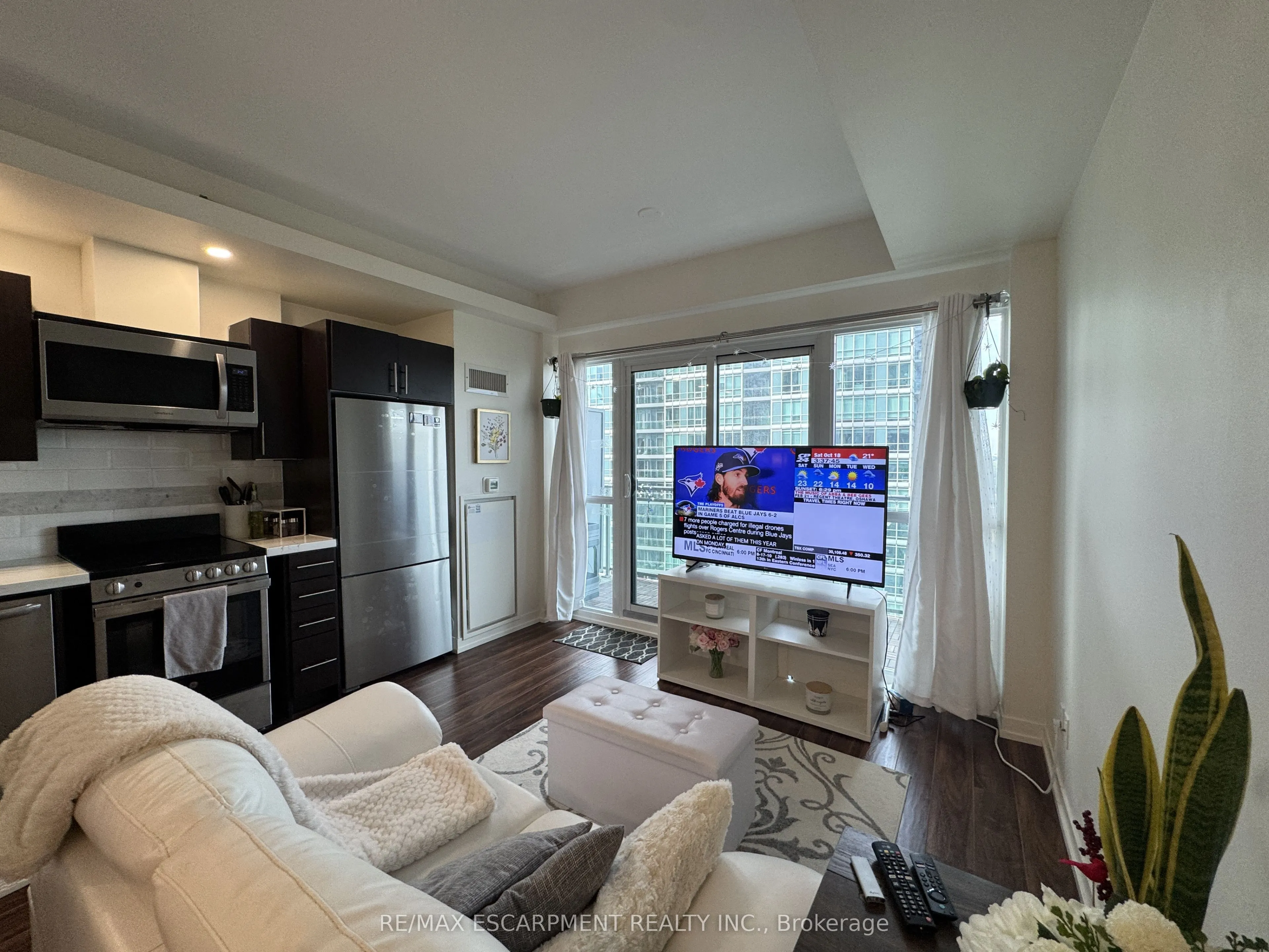 165 Legion Road N, #1622