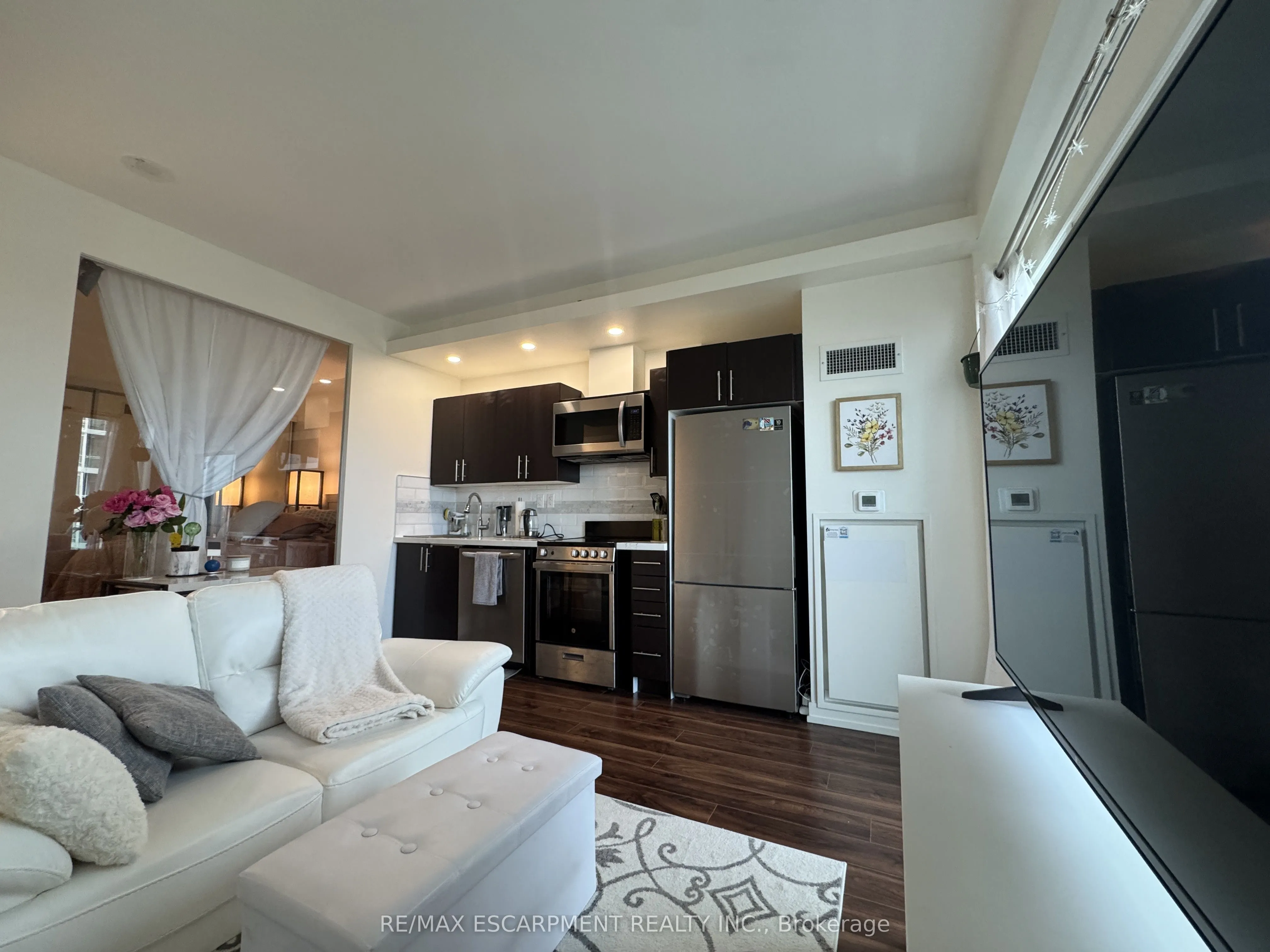 165 Legion Road N, #1622
