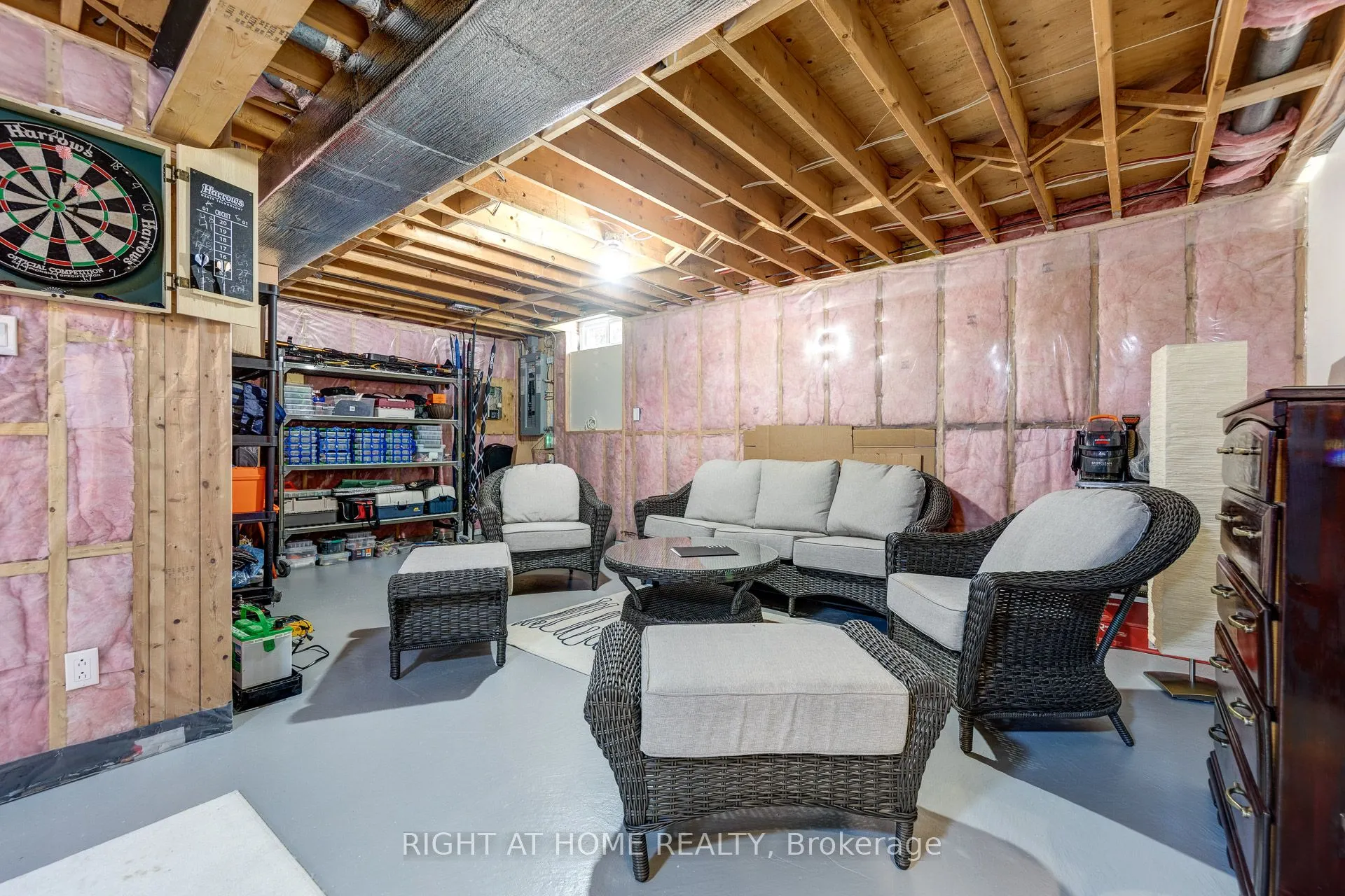 223 River Oaks Boulevard W