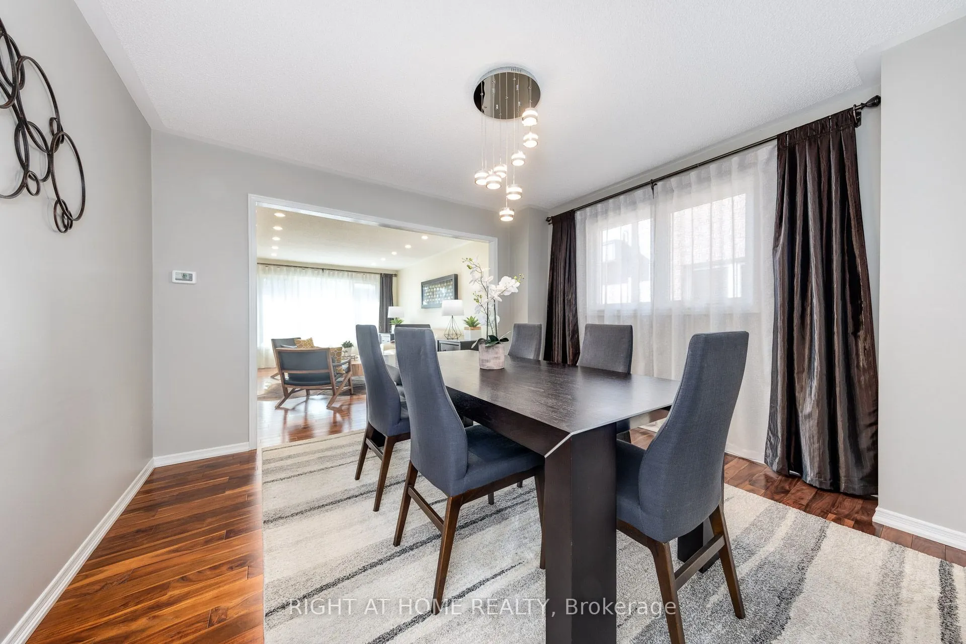 223 River Oaks Boulevard W