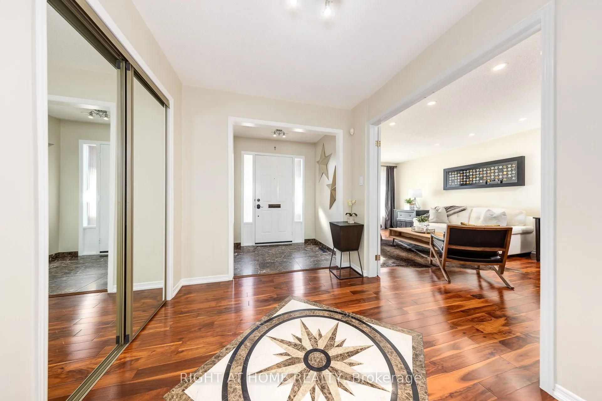 223 River Oaks Boulevard W