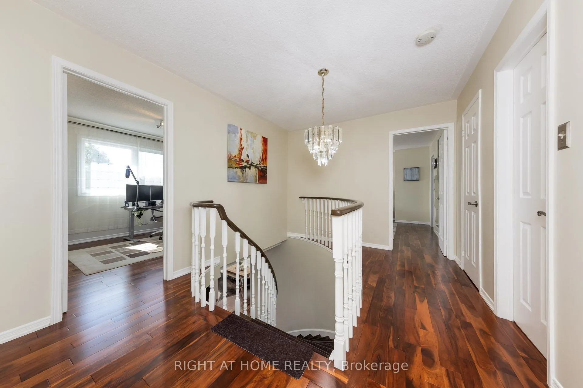 223 River Oaks Boulevard W