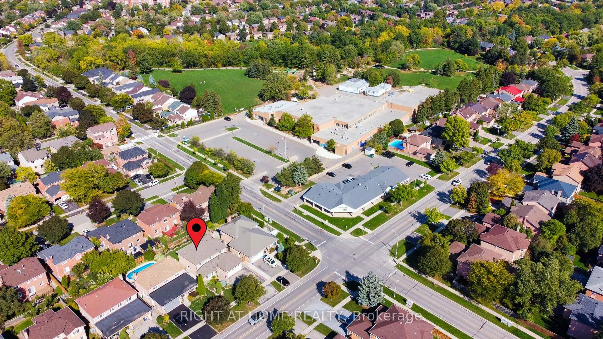 223 River Oaks Boulevard W