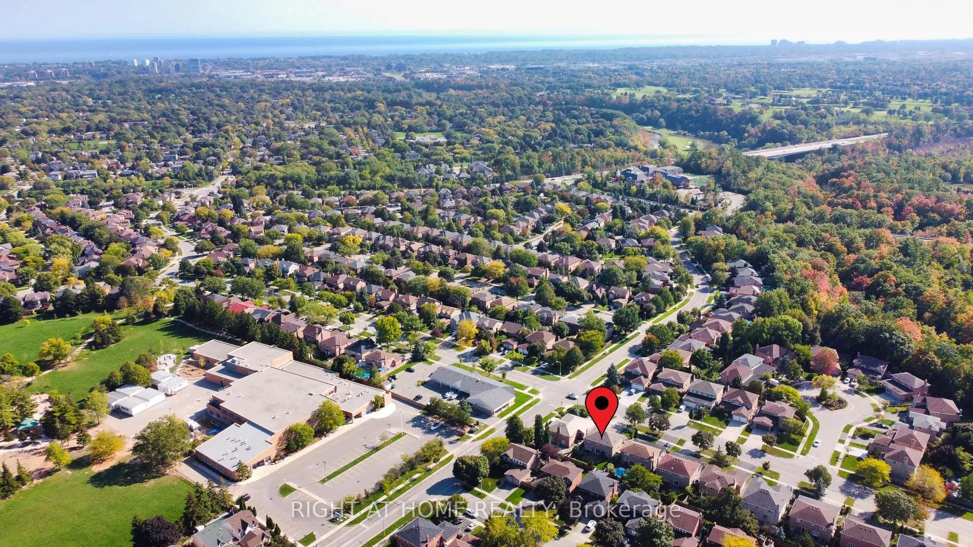 223 River Oaks Boulevard W