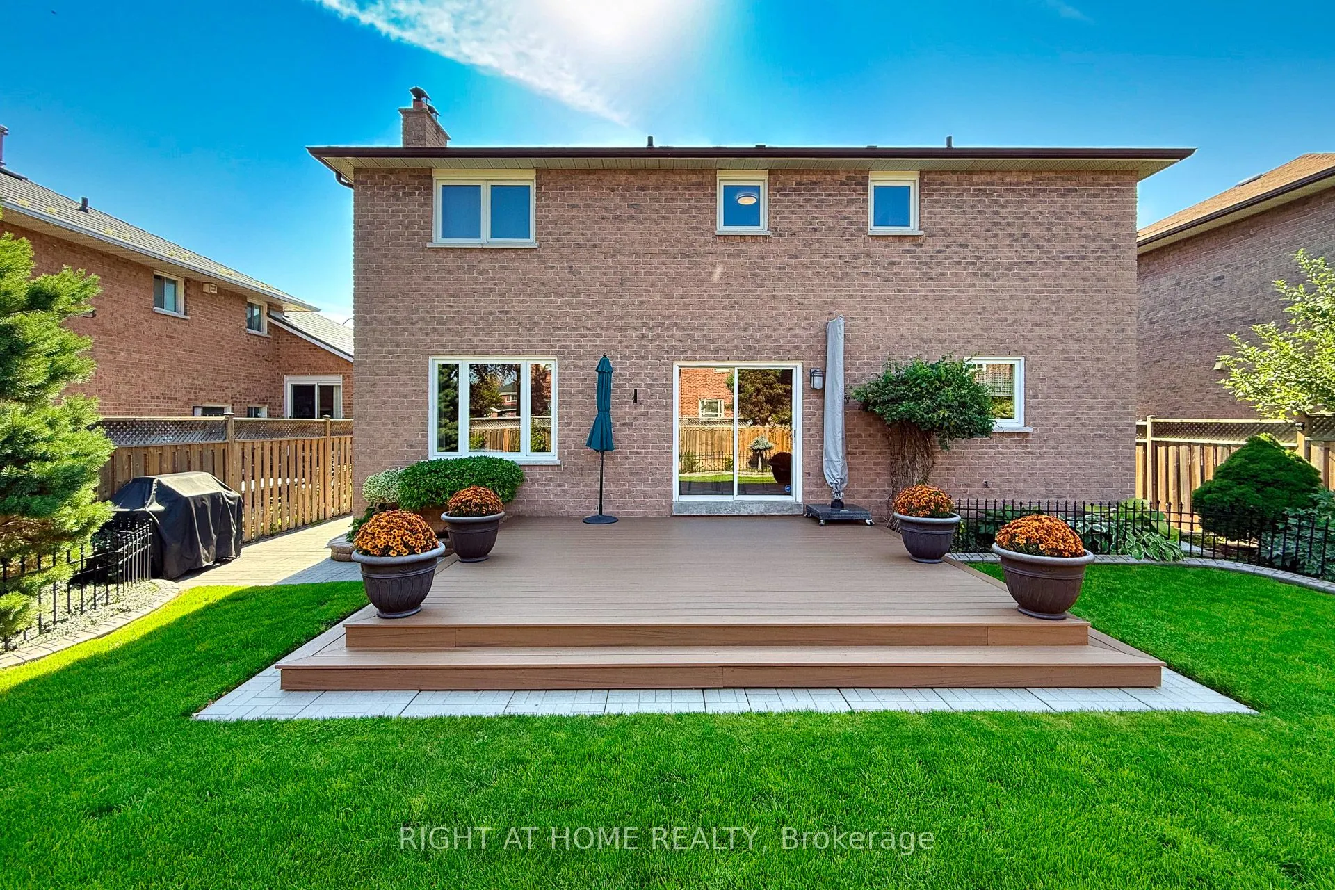 223 River Oaks Boulevard W