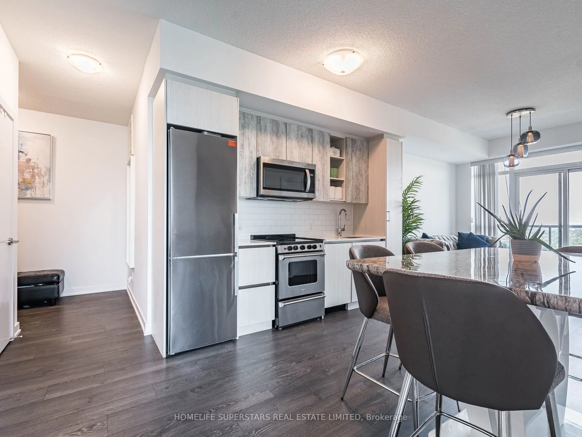 251 Manitoba Street, #1810