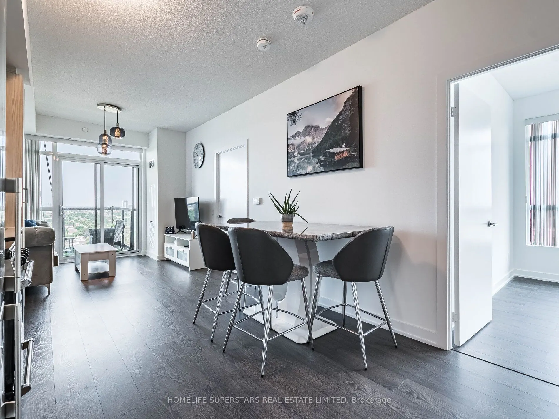 251 Manitoba Street, #1810