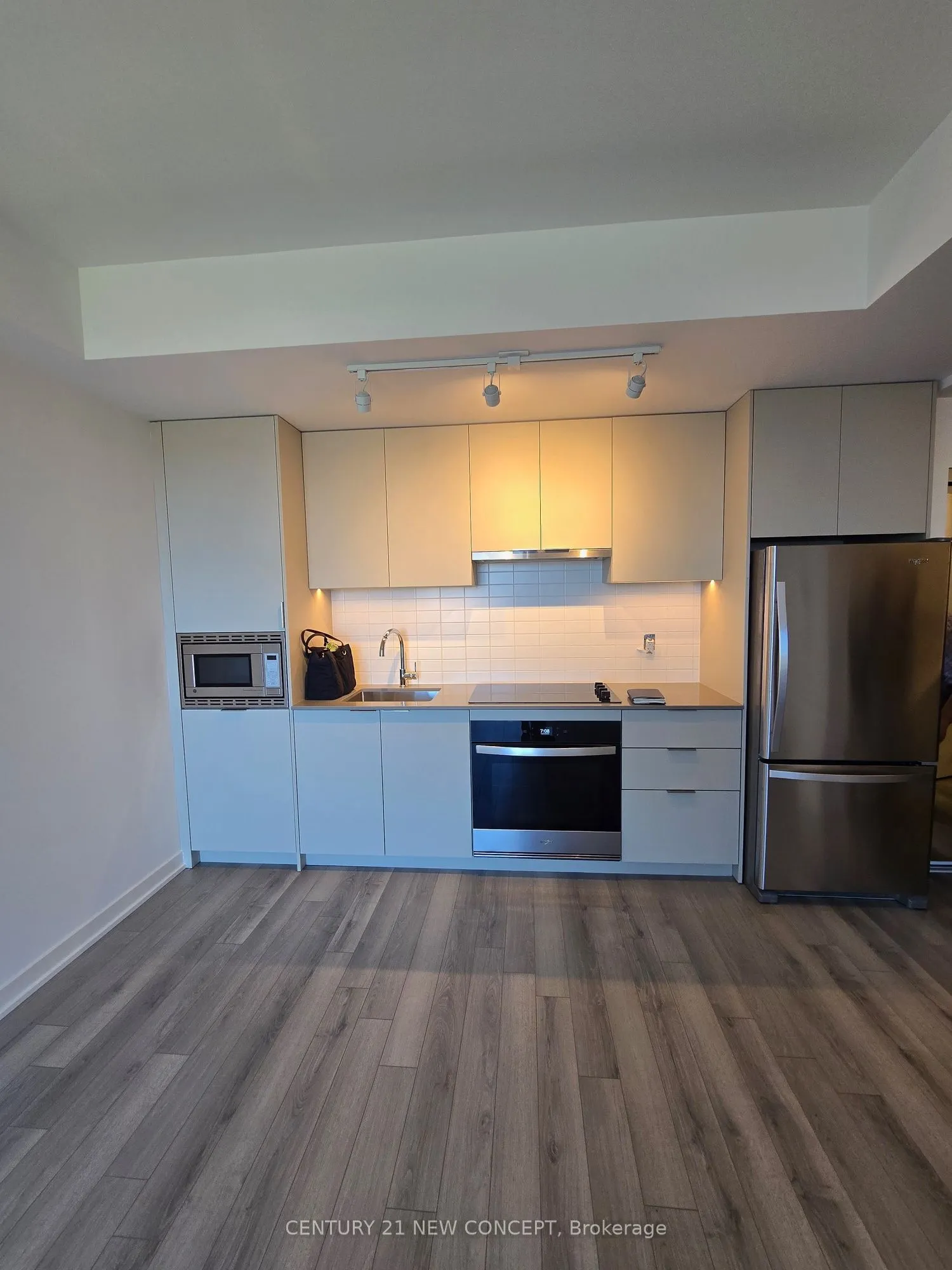 3071 Trafalgar Road, #505