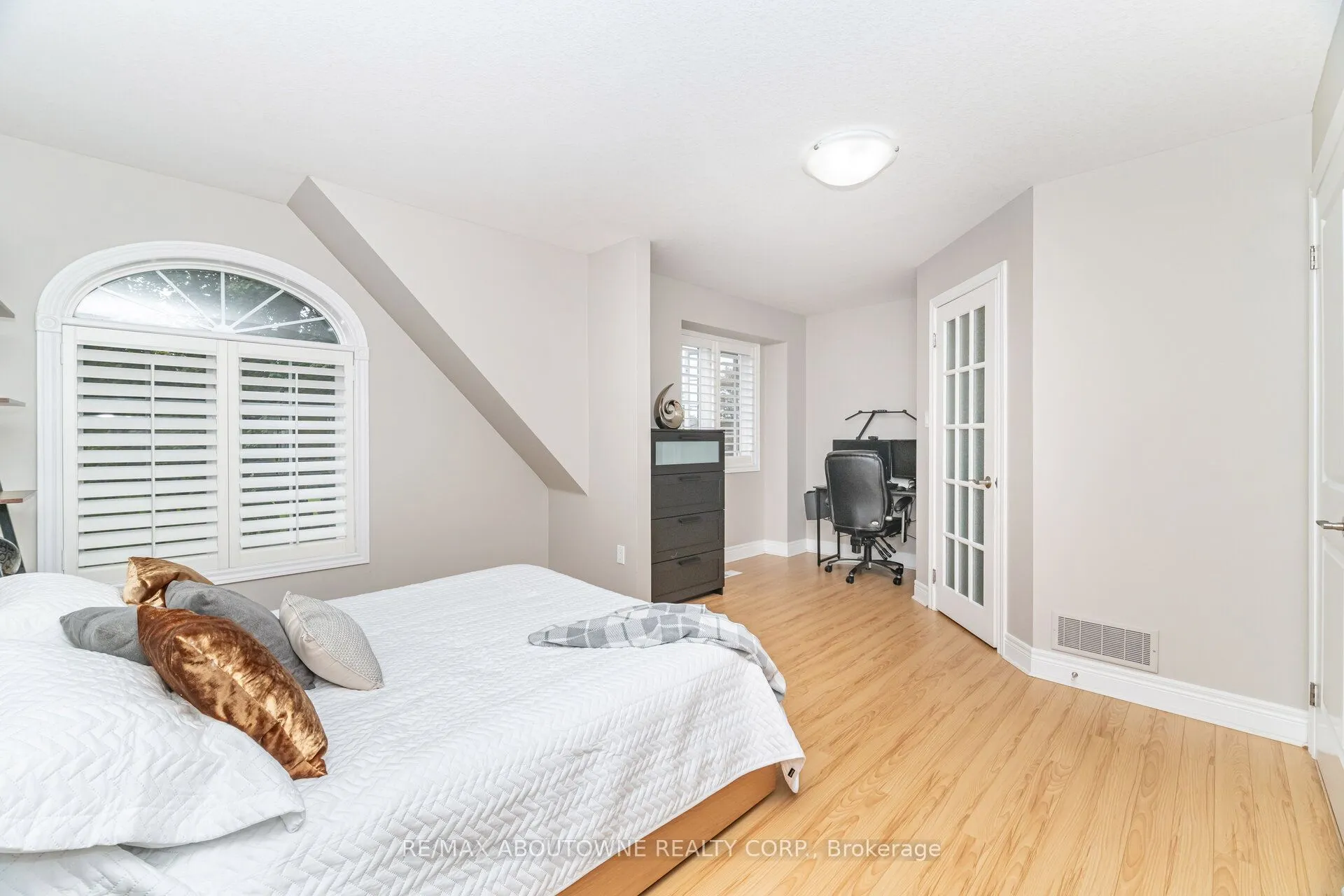 540 Guelph Line, #1