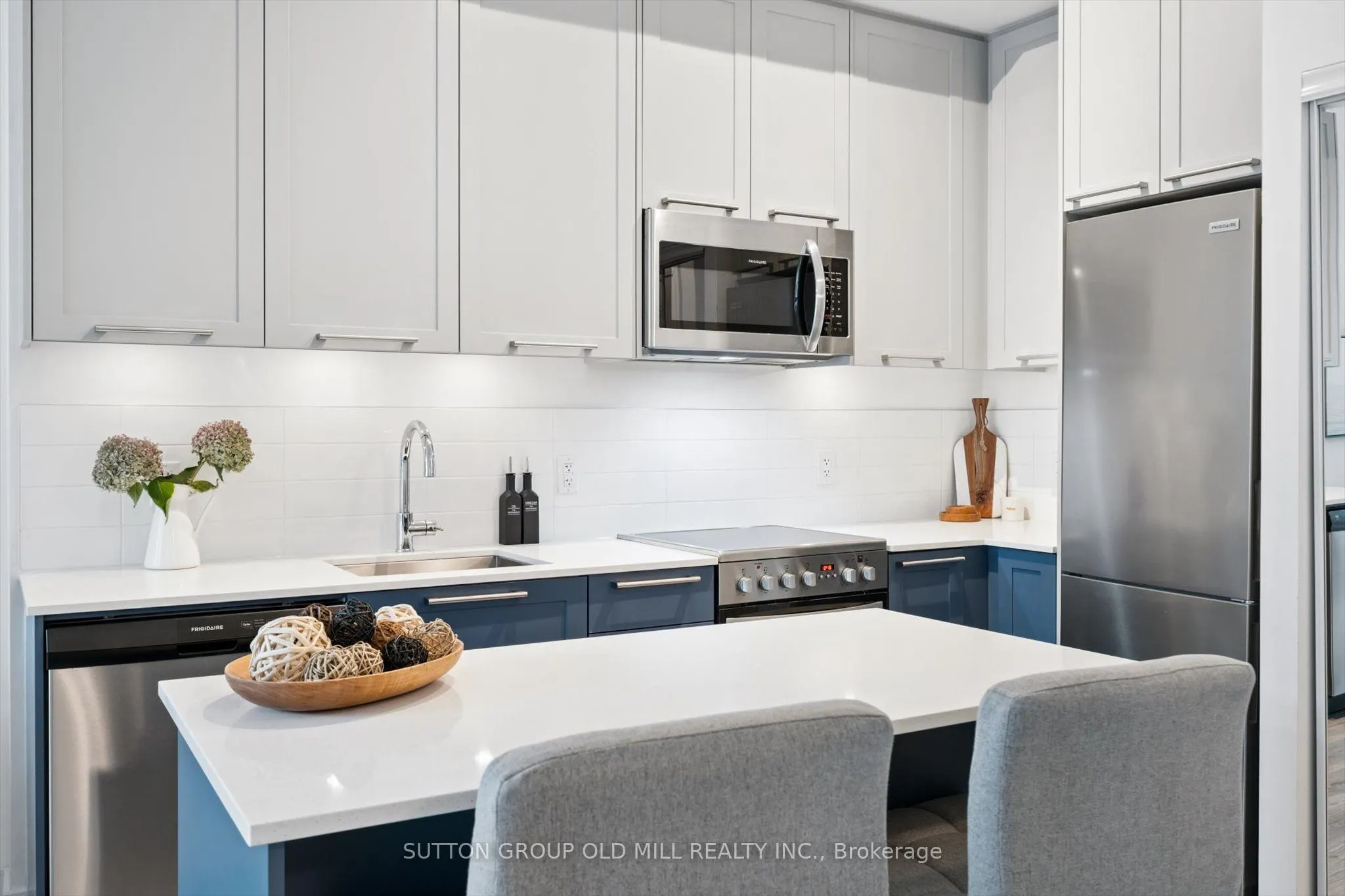 25 Neighbourhood Lane, #101