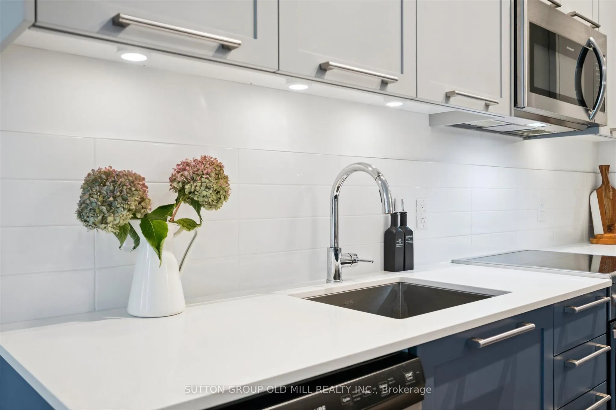 25 Neighbourhood Lane, #101