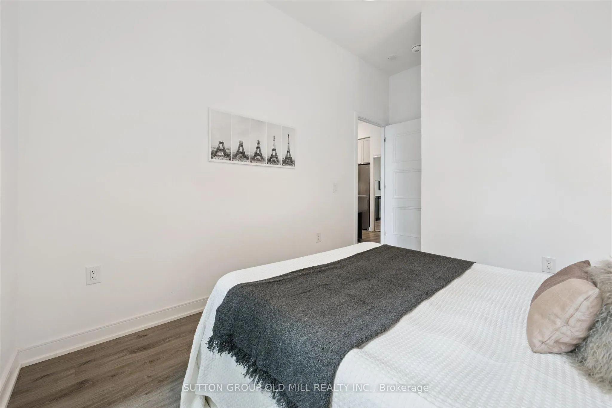 25 Neighbourhood Lane, #101