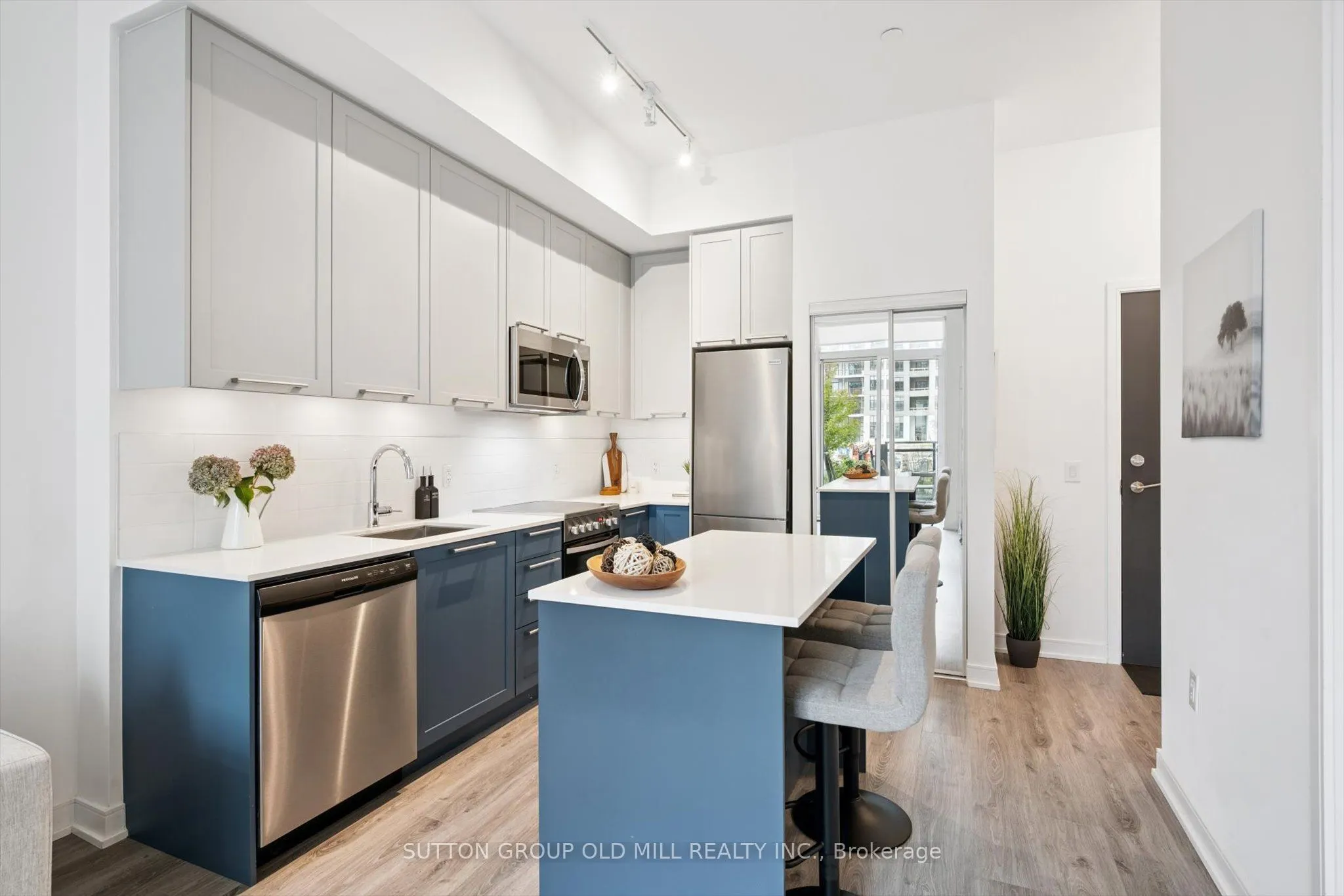 25 Neighbourhood Lane, #101